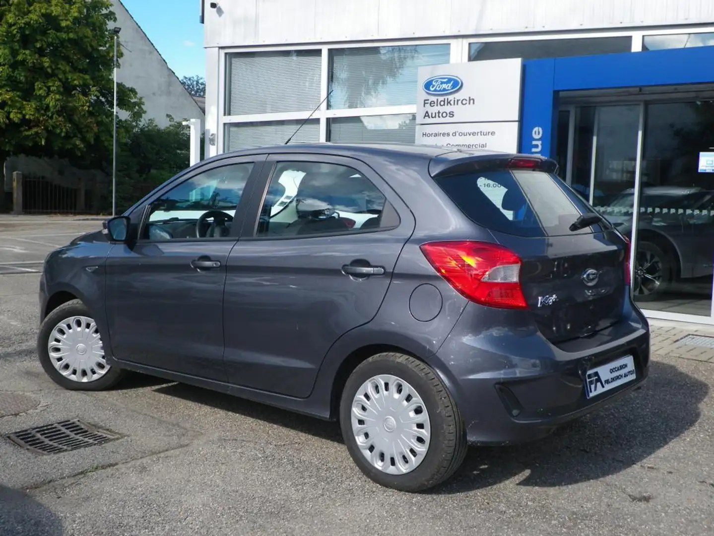 Ford + 1.2 70 BV5 ESSENTIAL 5P + S&S / E85 Gris - 2