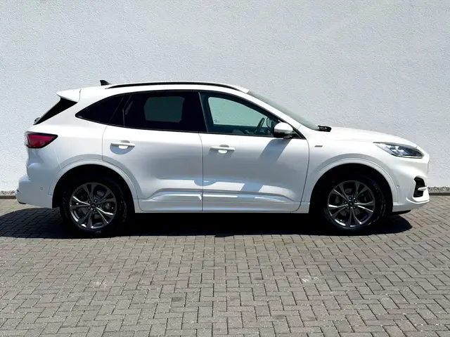 Ford Kuga view 3