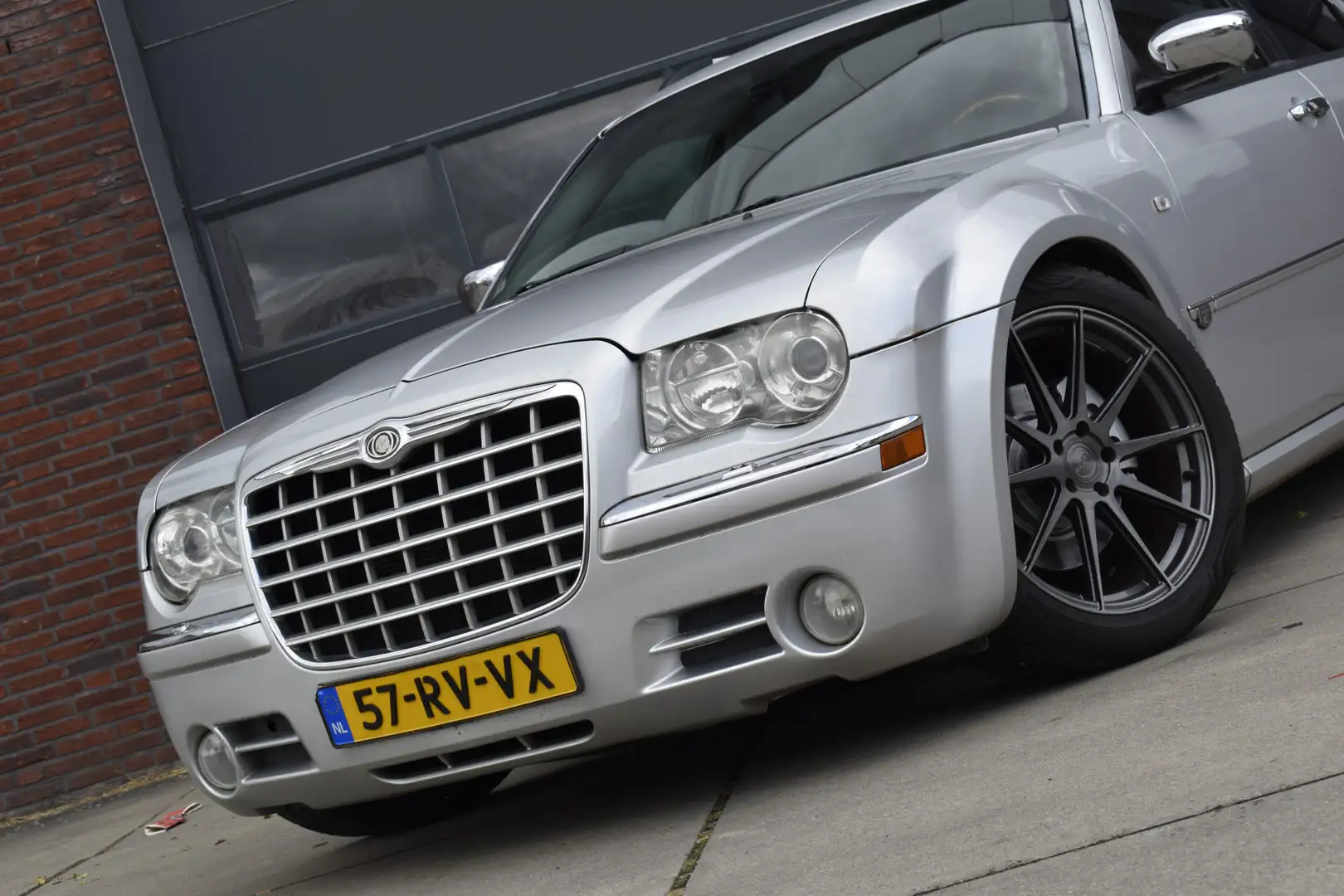 Chrysler 300C Touring 3.5 V6 Navi - Cruise - NAP - Youngtimer Grijs - 2
