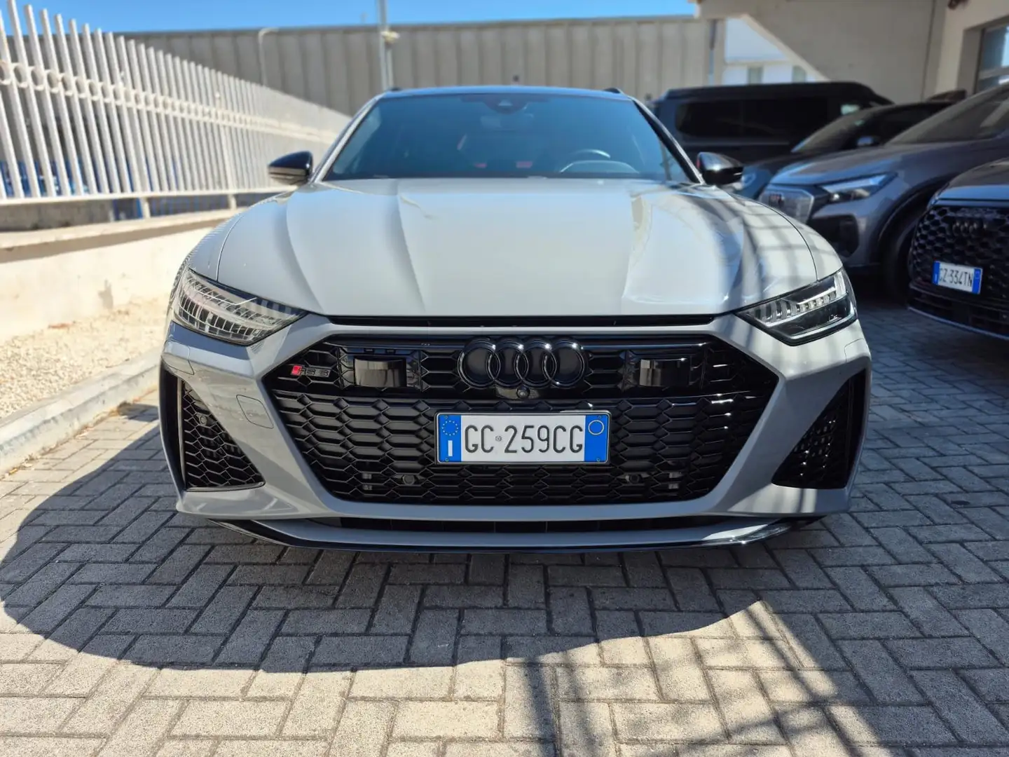 Audi RS6 Carbon ceramic Avant Avant 4.0 mhev quattro tip Grigio - 2