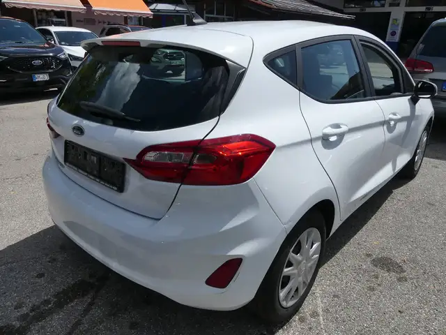 Ford Fiesta view 3