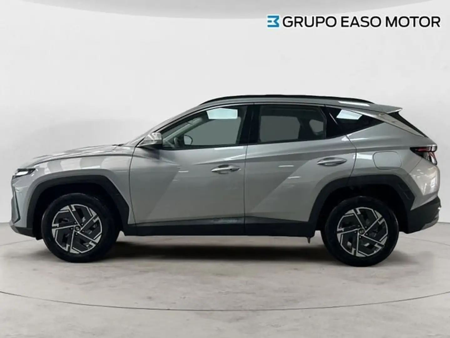 Hyundai TUCSON 1.6T HEV 158KW MAXX AUTO 215 5P Plateado - 2
