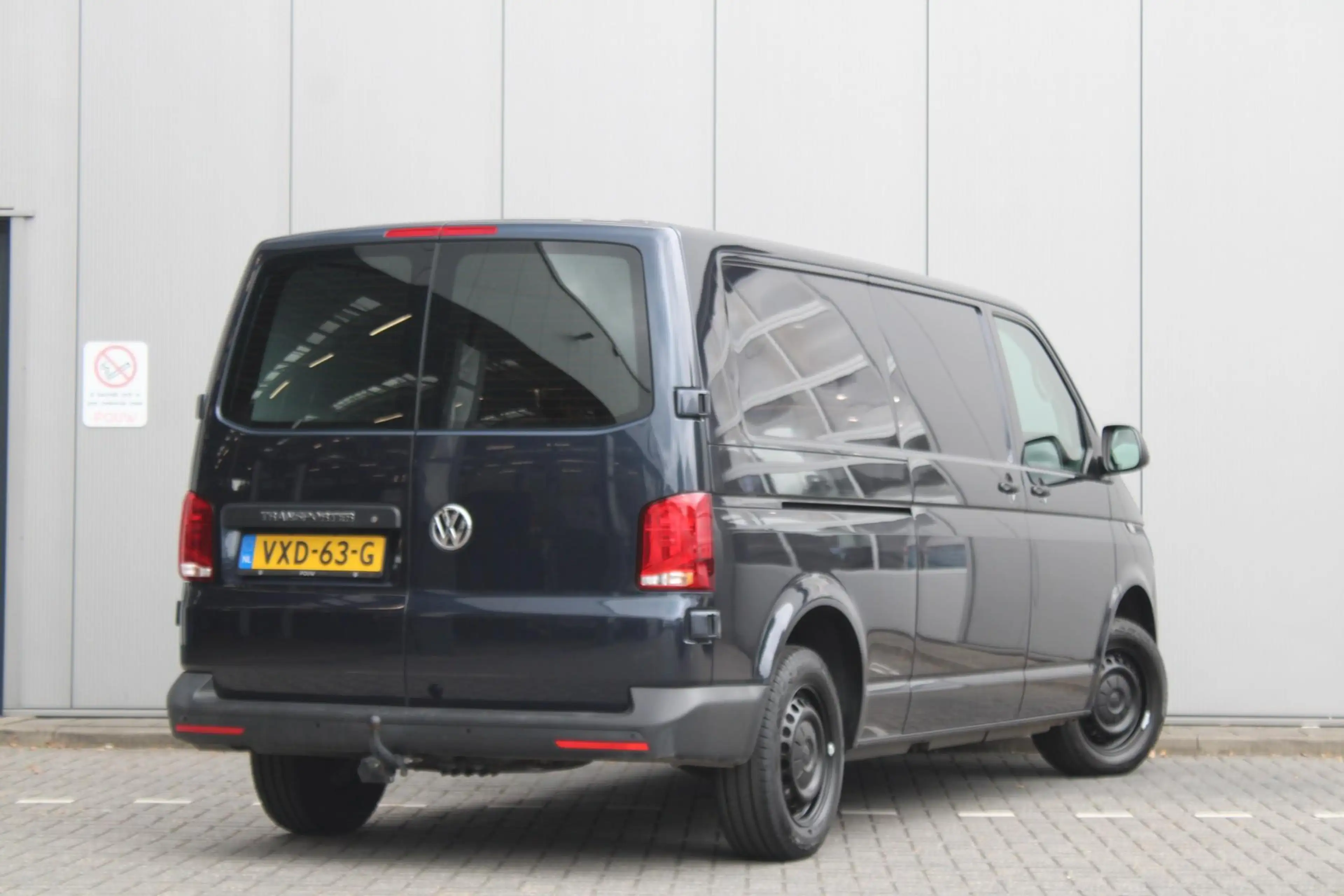 Volkswagen T6.1 Transporter 2.0 TDI 110pk L2H1 28 Comfortline | Trekhaak | Cru — photo 2