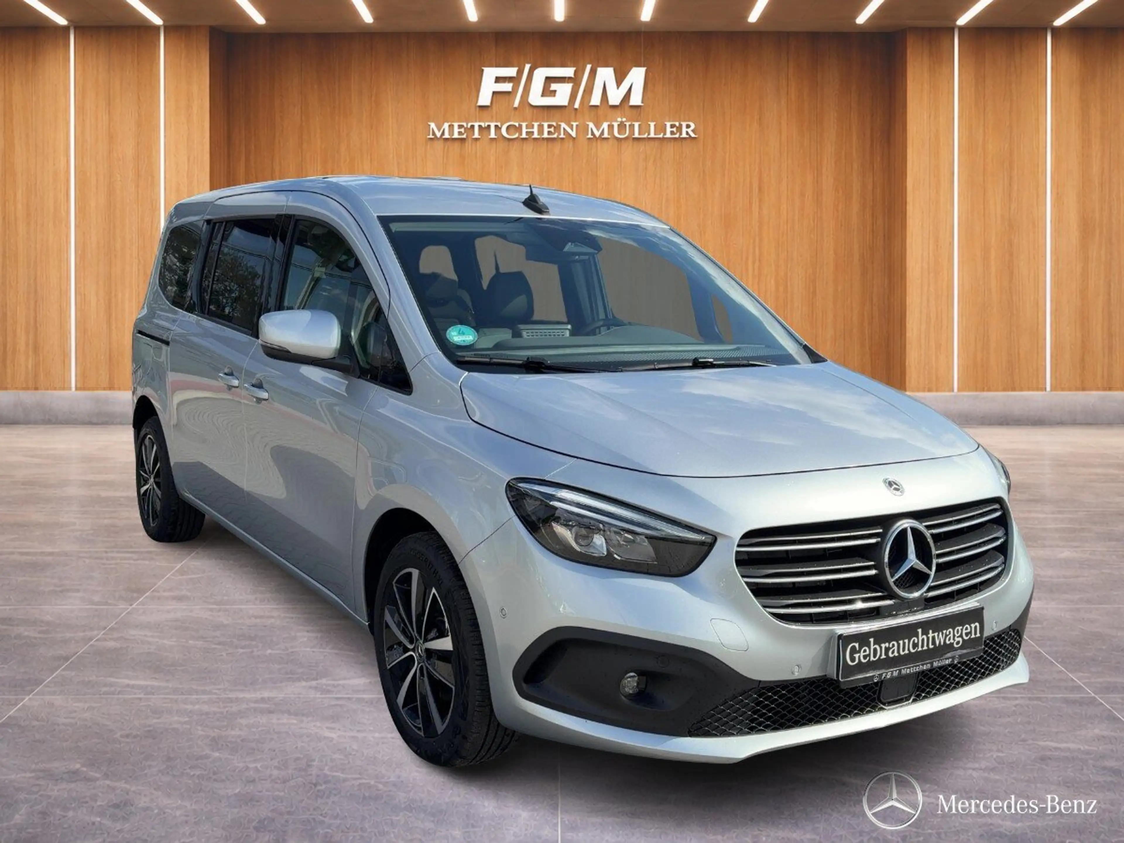Mercedes-Benz T-Class T 180 Progressive lang LED+KEYG+NAVI+TOTWI+R-KAM — photo 4