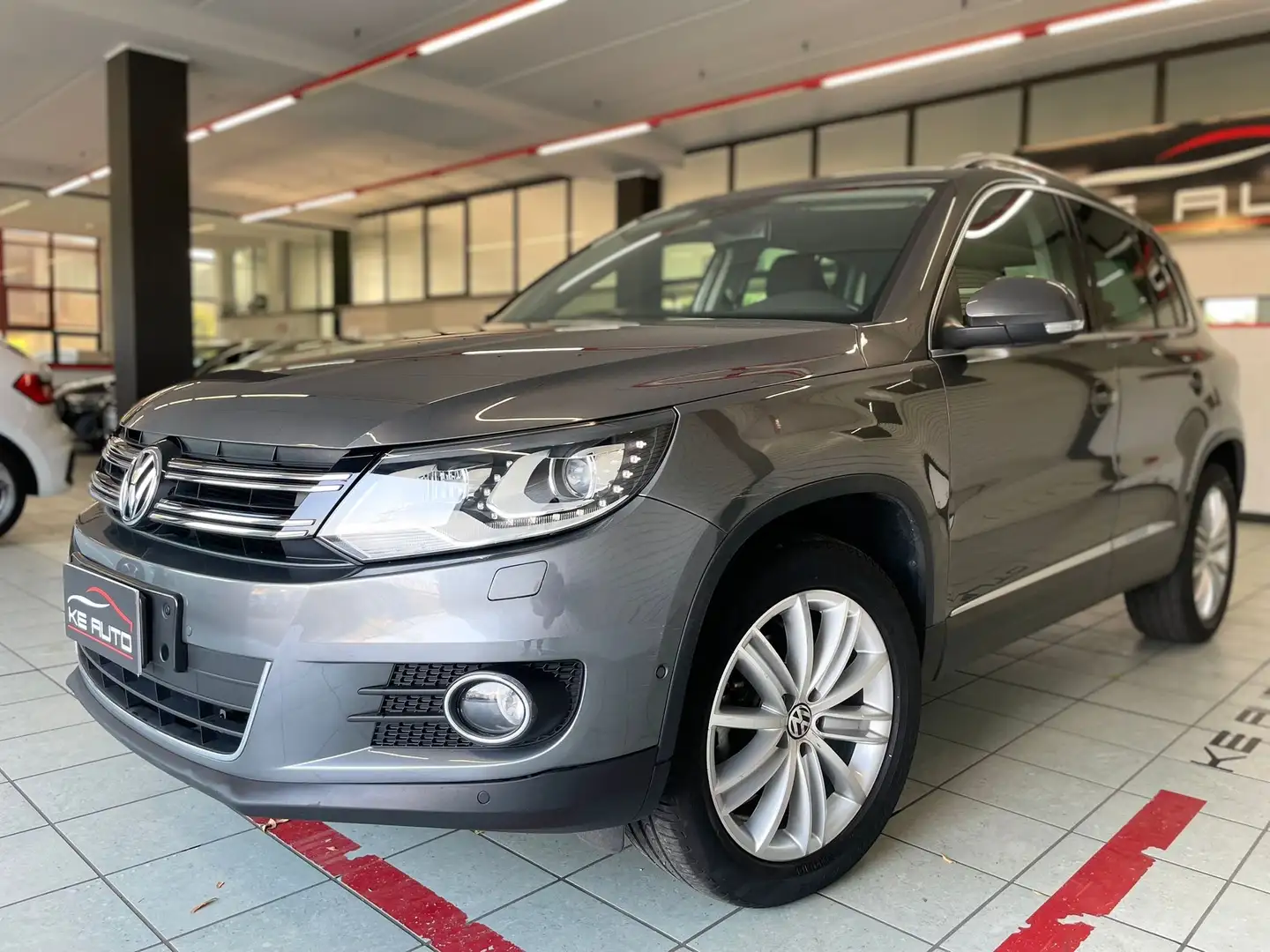 Volkswagen Tiguan 2.0 tdi Sport&Style 4motion 140cv dsg Grigio - 1