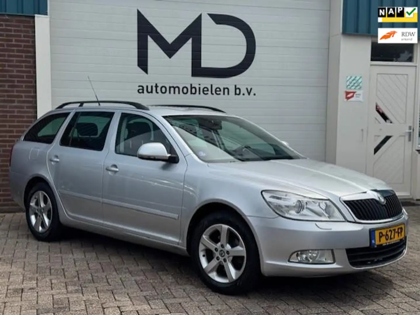 Skoda Octavia Combi 1.4 TSI Ambition -DSG-Trekhaak-Xenon Gris - 1