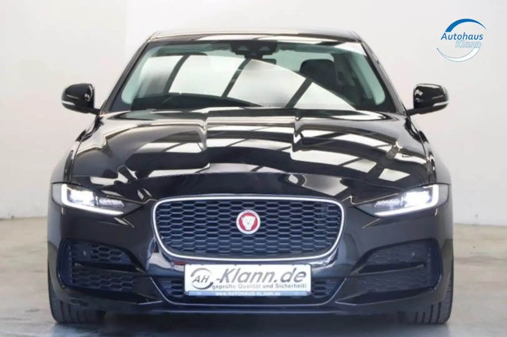 Jaguar XE S 2.0 Turbo 250PS VIR.COCKPIT Carplay 1.HAND Schwarz - 2