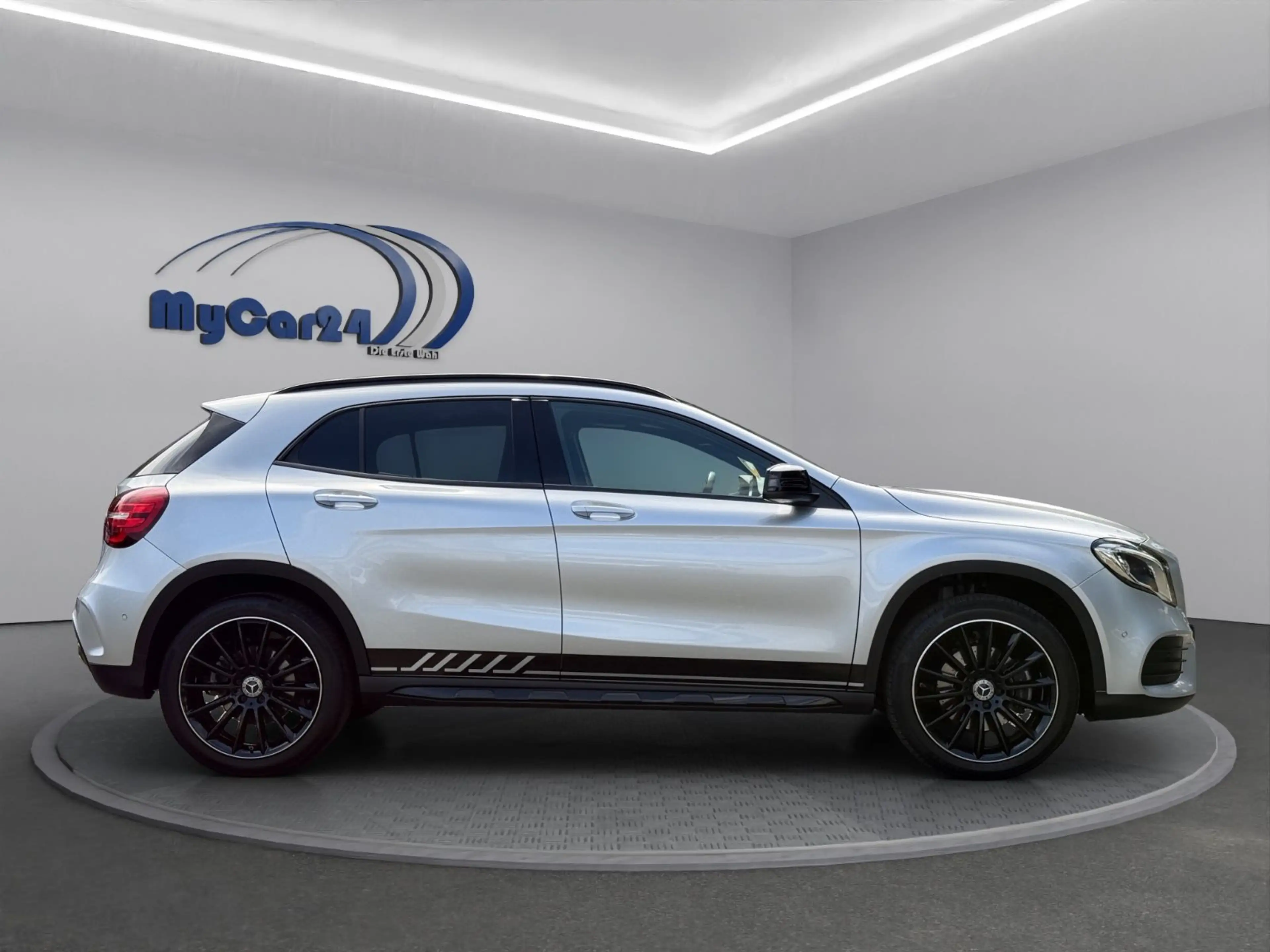 Mercedes-Benz GLA 250 °AMG°Night°Leder°Pano°19 Zoll°LED°Assist. — photo 14