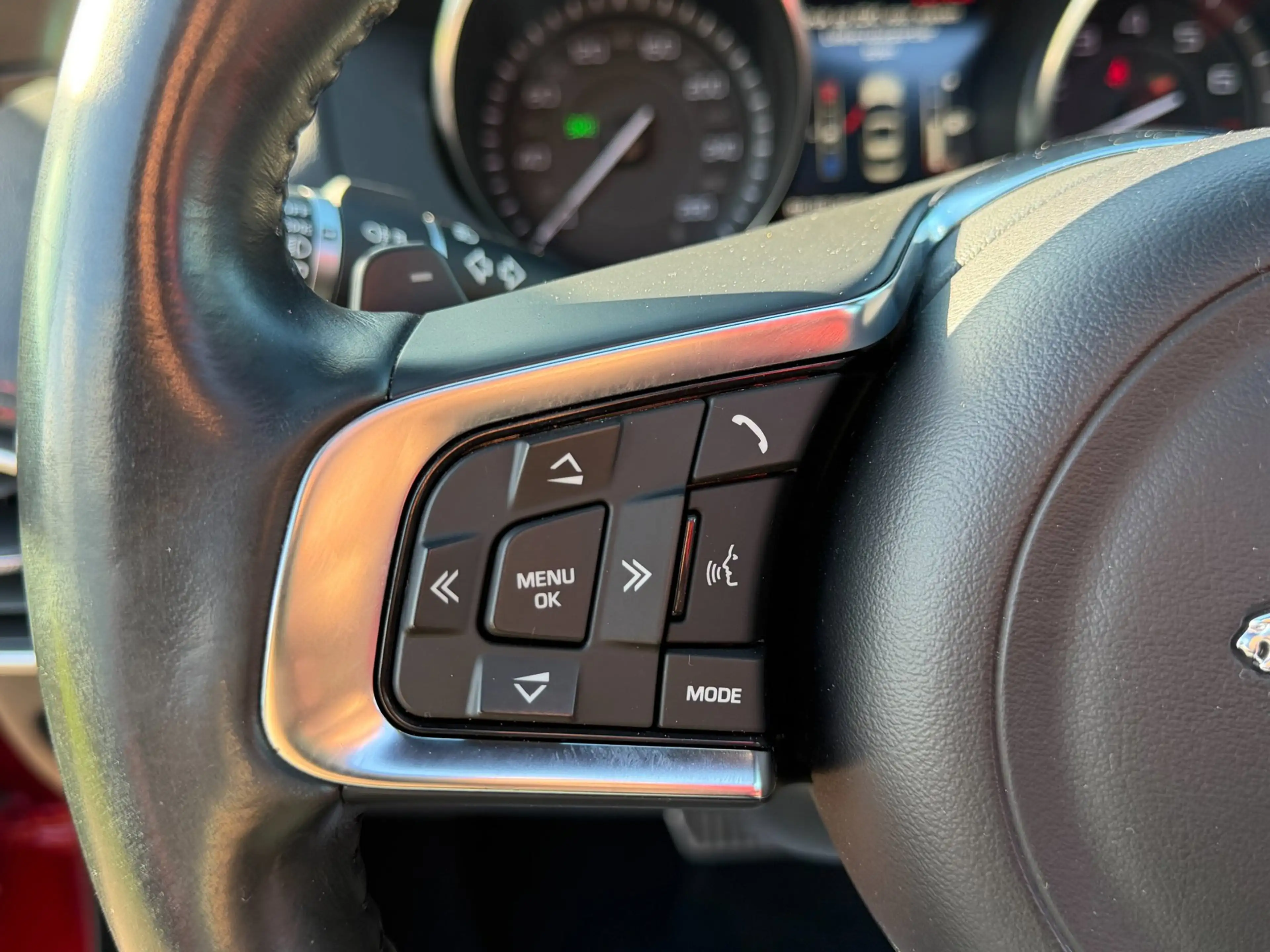 Jaguar XE 3.0 S 340PK V6 Supercharged 2016 Pano — photo 27