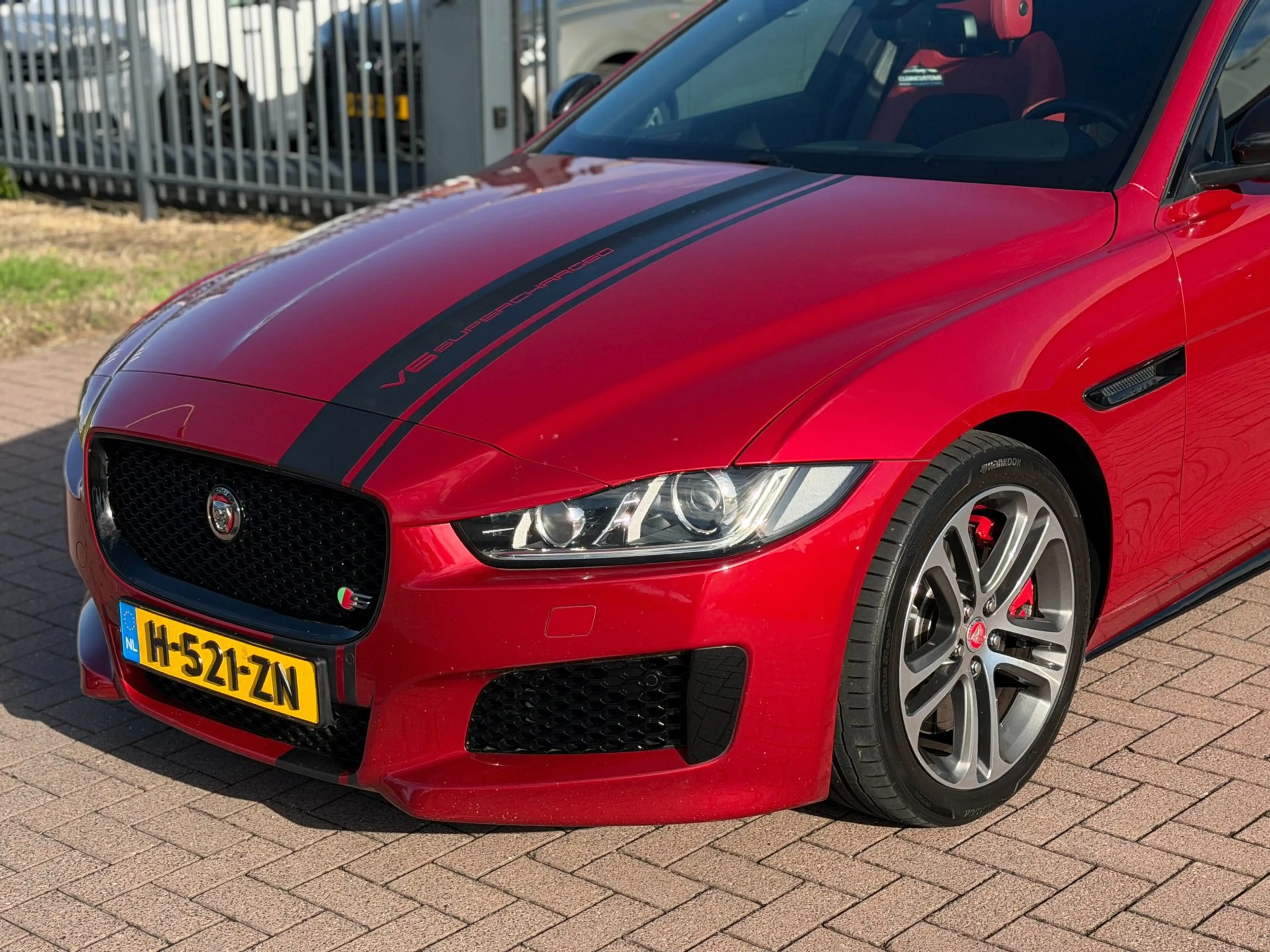 Jaguar XE 3.0 S 340PK V6 Supercharged 2016 Pano — photo 7
