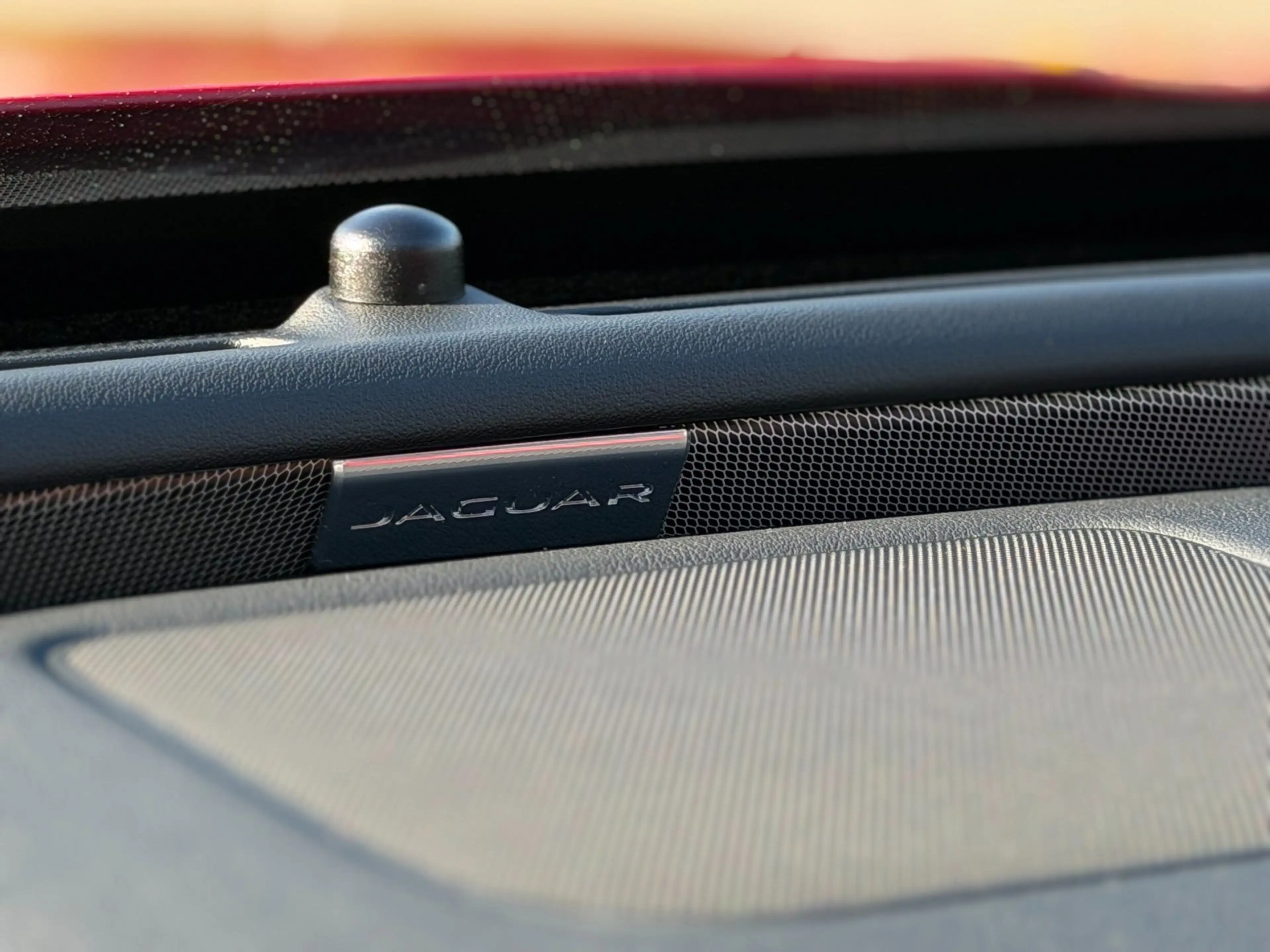 Jaguar XE 3.0 S 340PK V6 Supercharged 2016 Pano — photo 20