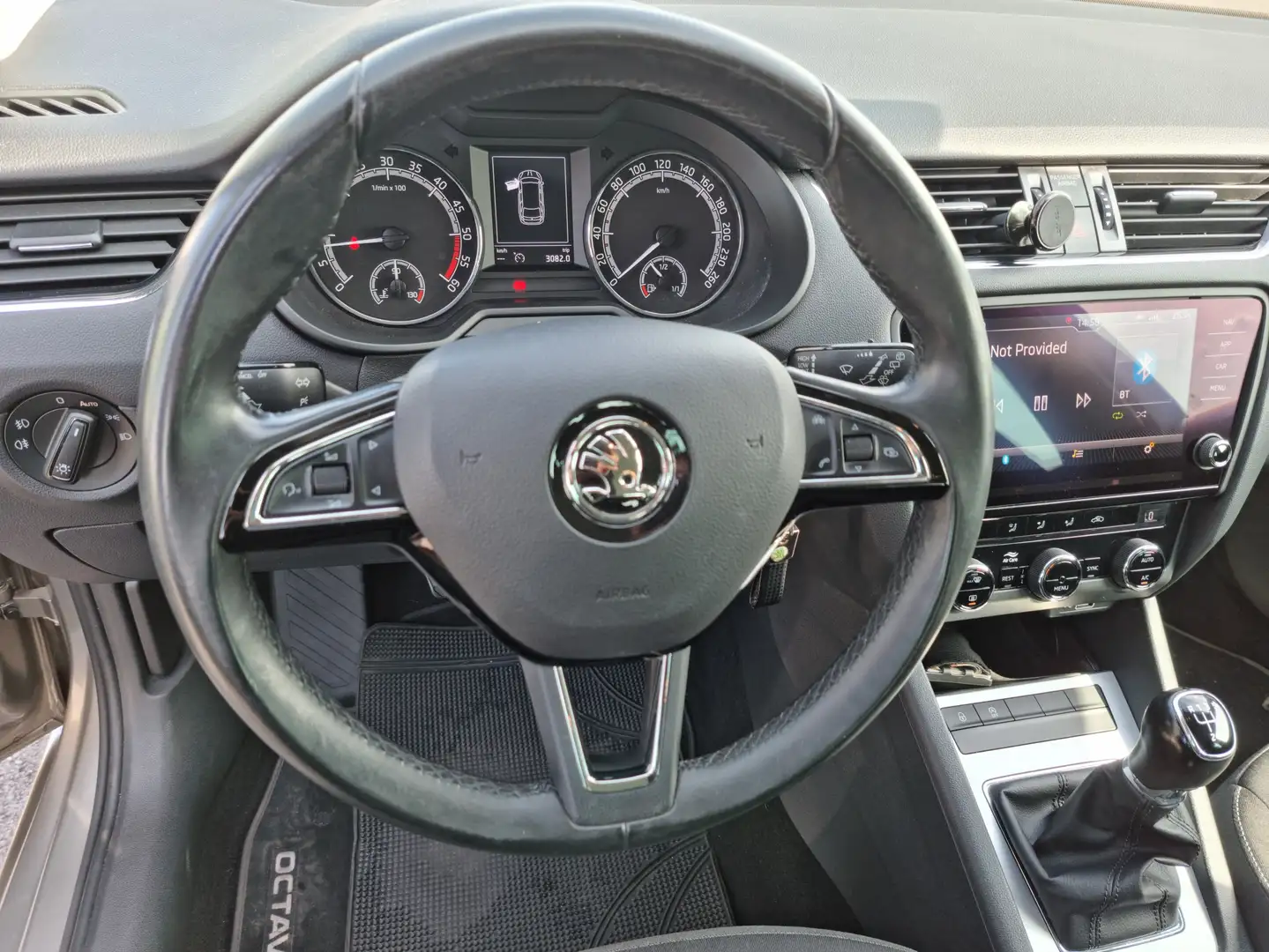 Skoda Octavia Octavia III 2017 Wagon 1.6 tdi Executive 115cv Бежевий - 1