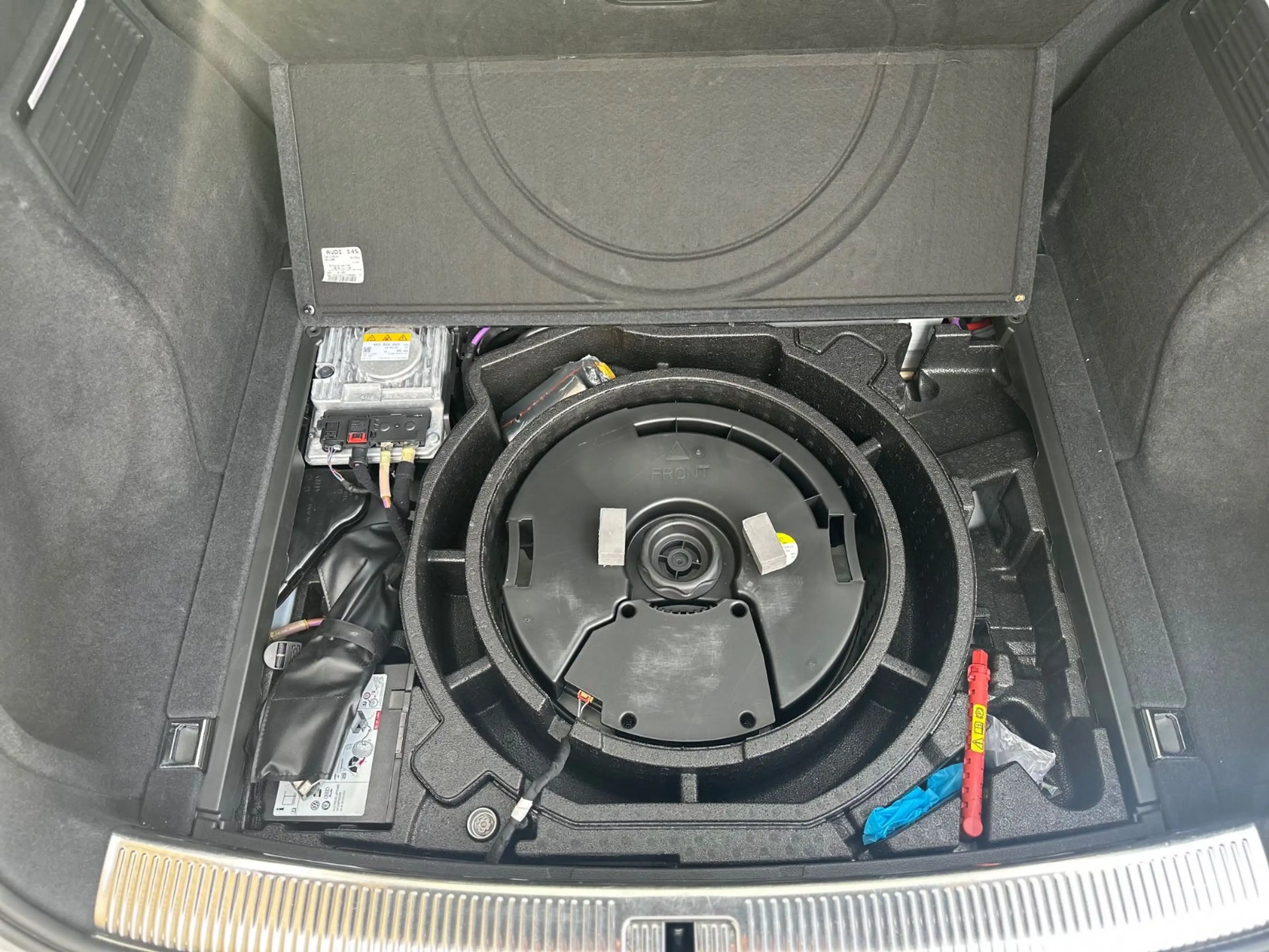 Audi SQ5 Sportback 3.0 TDI quattro — photo 11