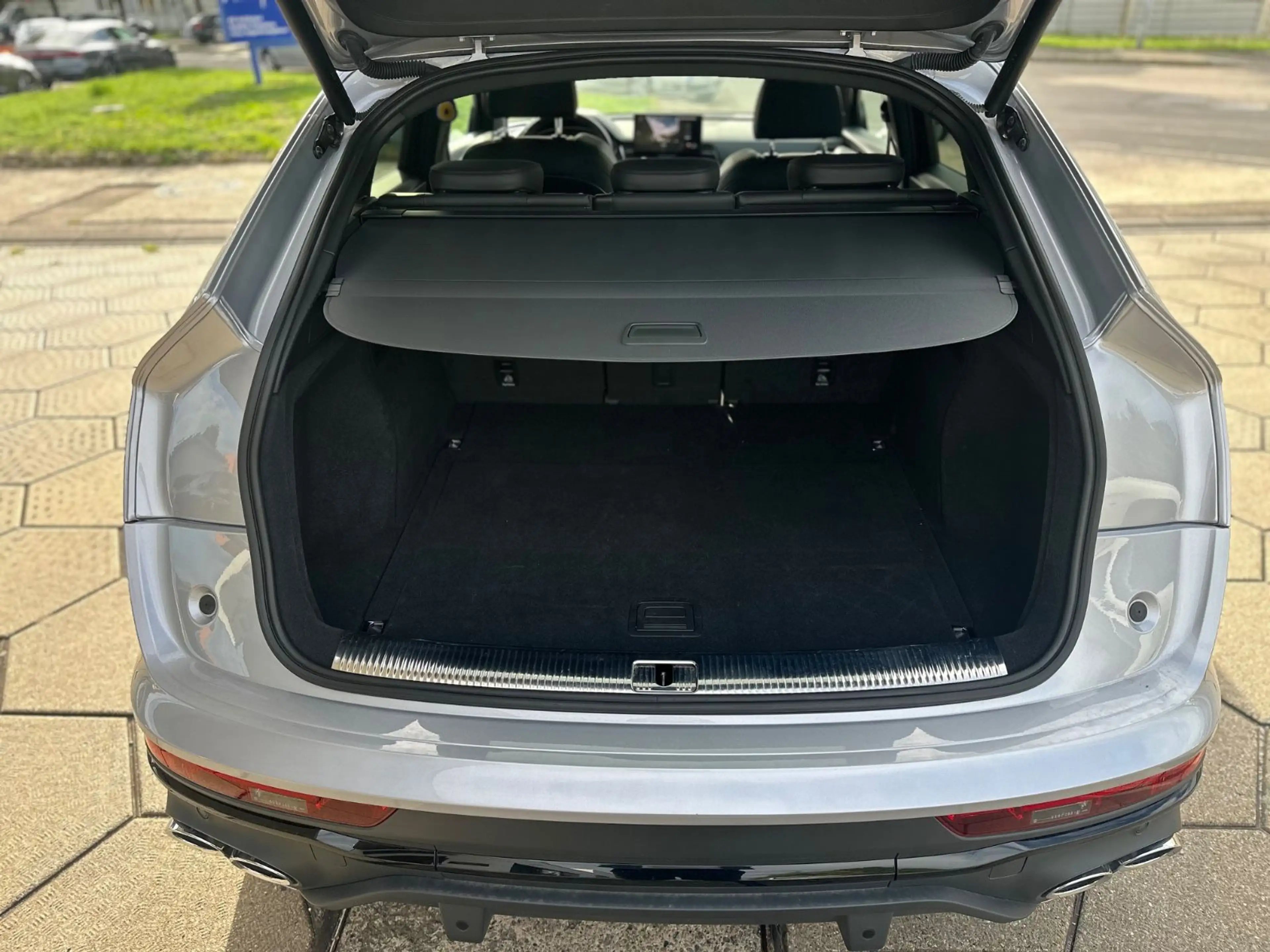 Audi SQ5 Sportback 3.0 TDI quattro — photo 9