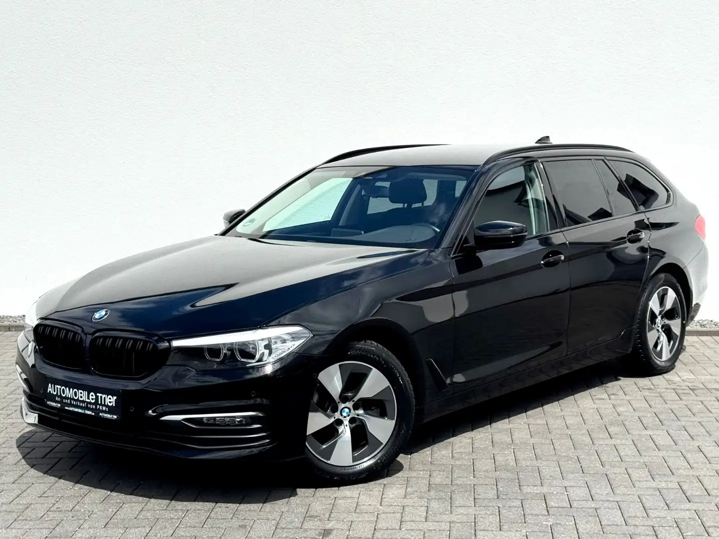 BMW 520 d Touring /AUTOMATIK/NAVI/LED/GARANTIE/ Чёрный - 1