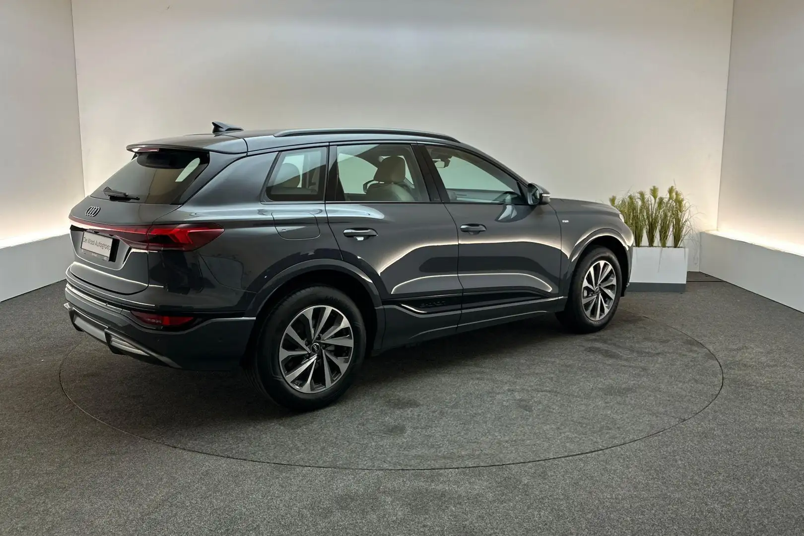 Audi Q6 e-tron Advanced edition 83KWh Szary - 2
