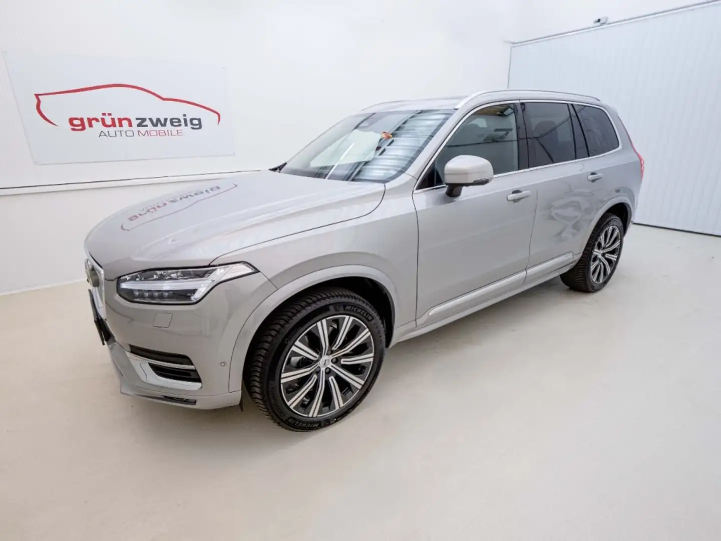 Volvo XC90 Ultimate, B5 AWD Mild Hybrid, Diesel, Bright, Silber - 2