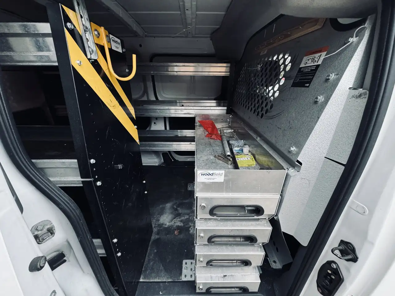 Nissan NV200 снимка Nissan NV200