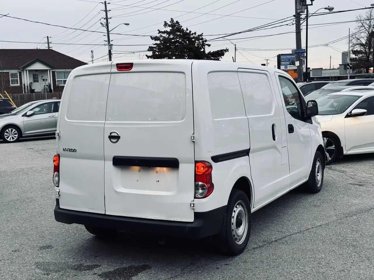 Nissan NV200 снимка Nissan NV200