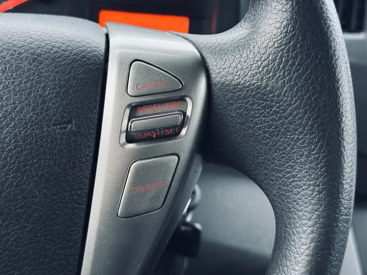 Nissan NV200 снимка Nissan NV200