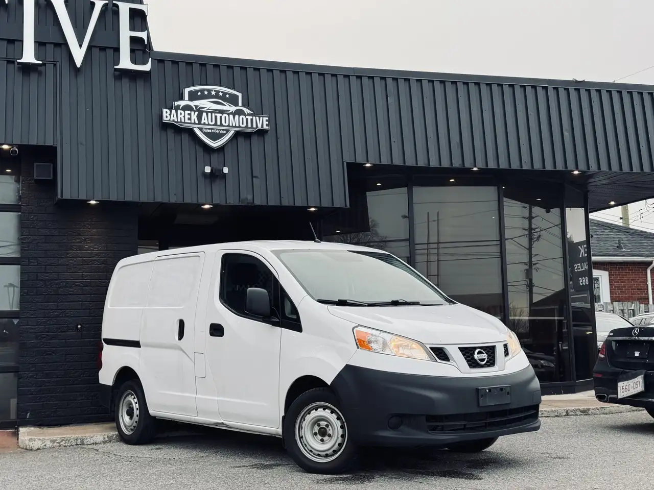 Nissan NV200 снимка Nissan NV200