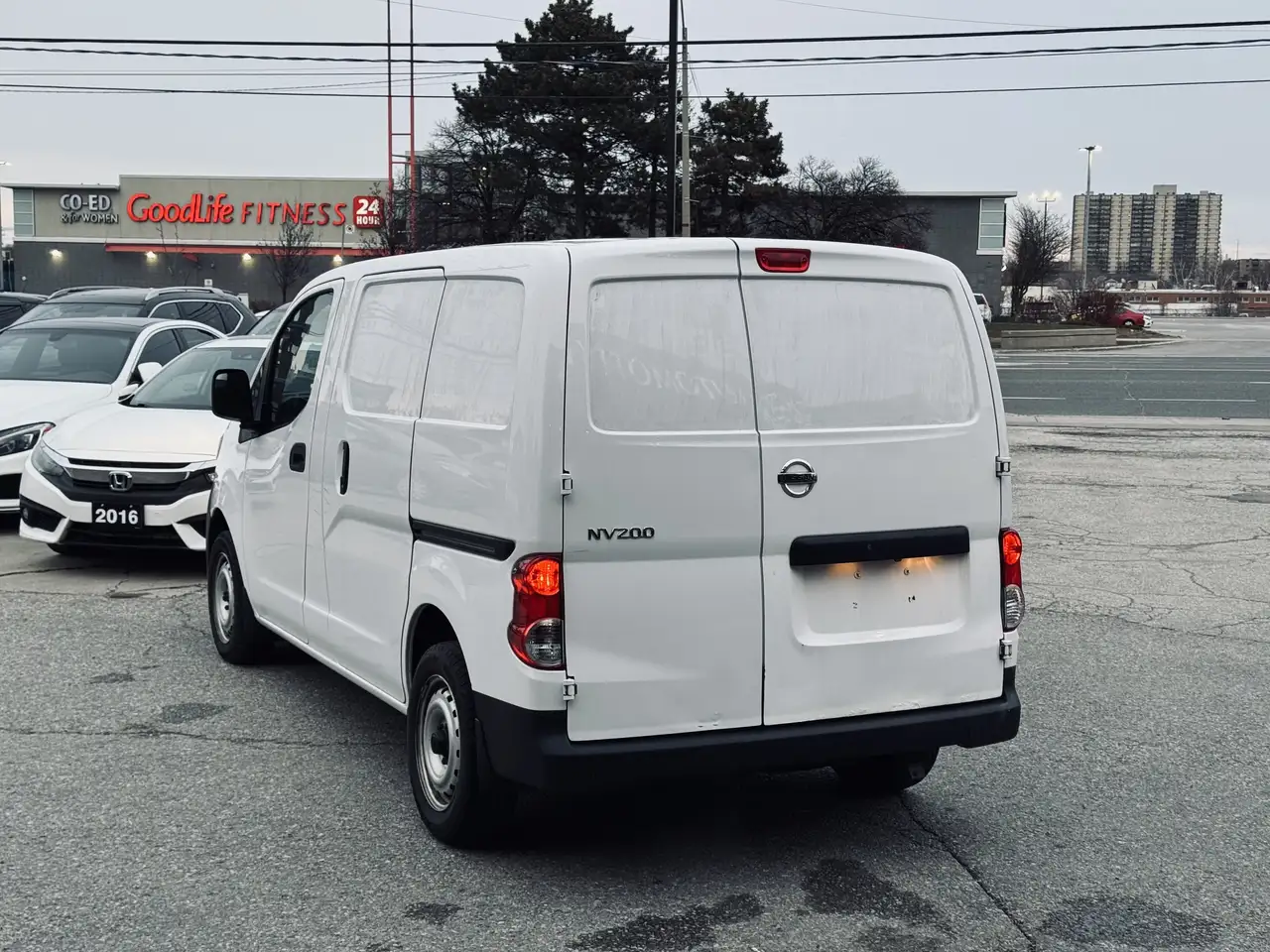 Nissan NV200 снимка Nissan NV200