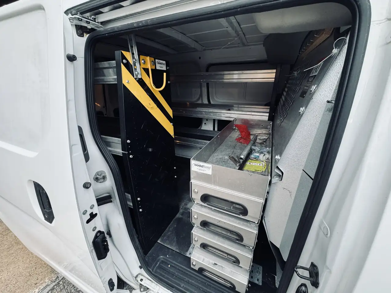 Nissan NV200 снимка Nissan NV200