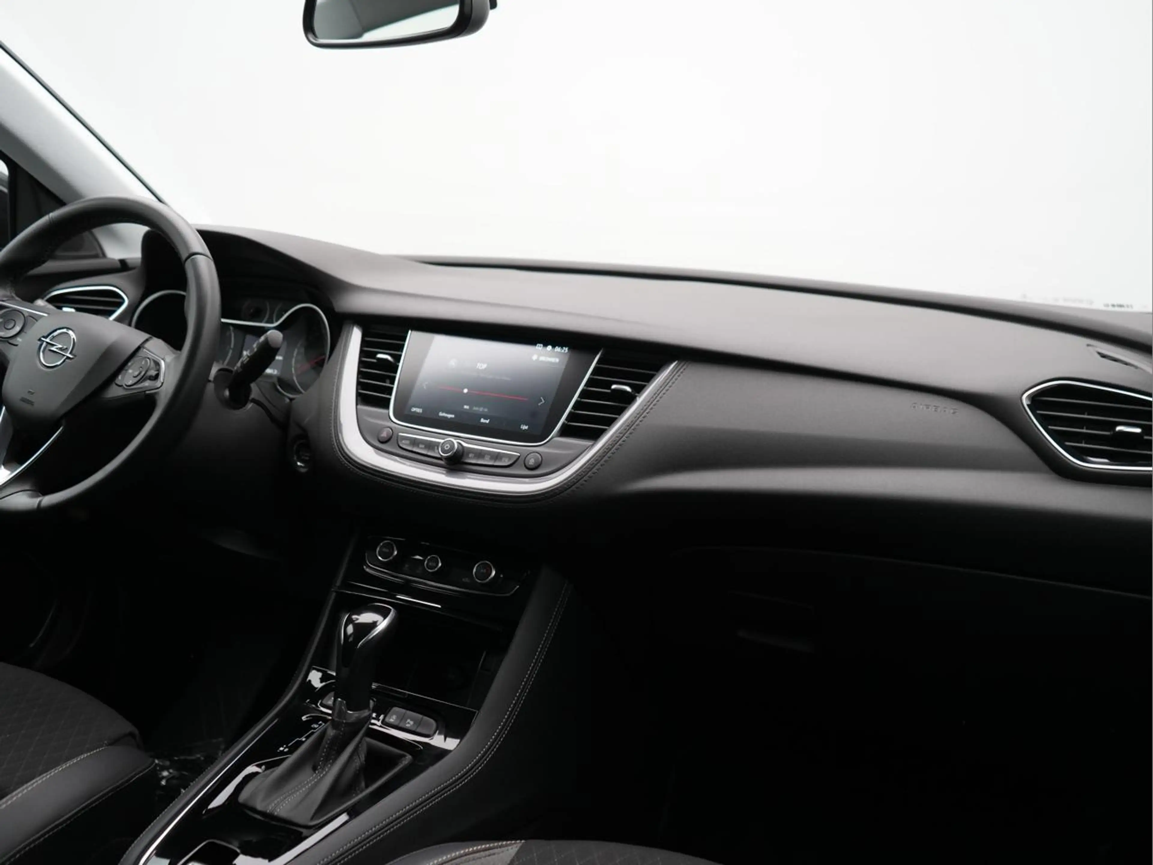Opel Grandland X 1.2 Turbo Edition S&S — photo 15