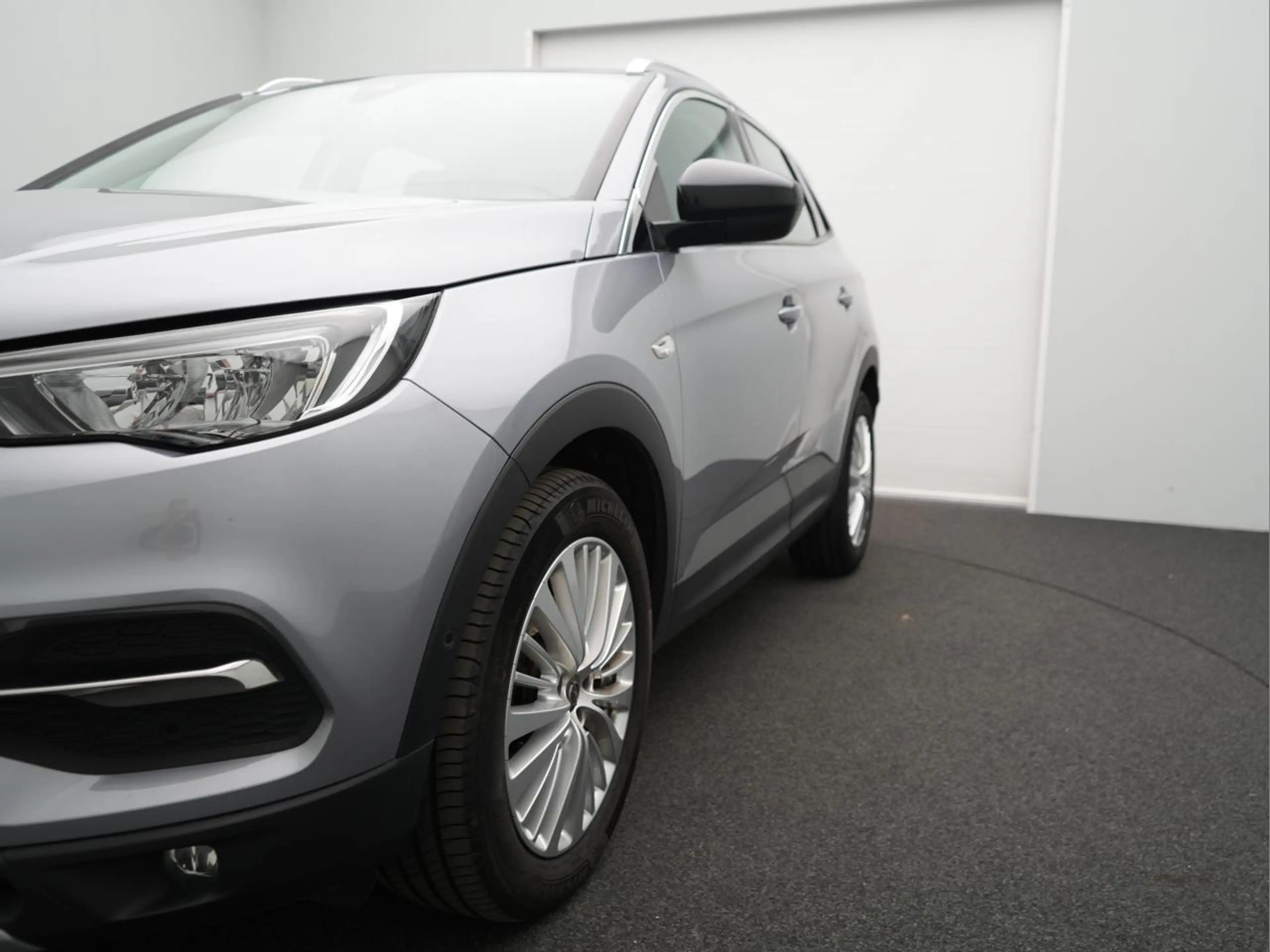 Opel Grandland X 1.2 Turbo Edition S&S — photo 6