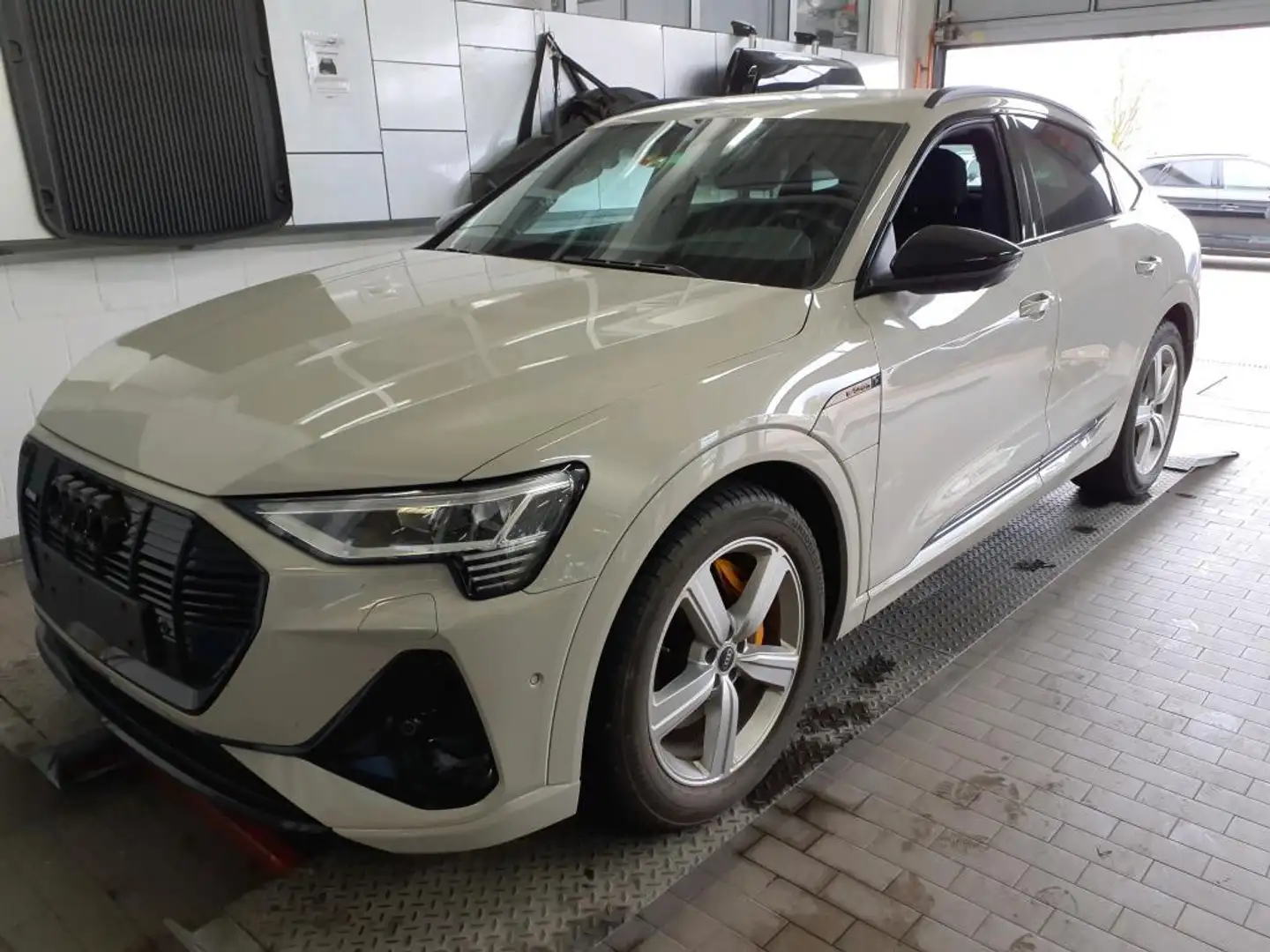 Audi e-tron SPORTBACK 55 S LINE 22Z/ACC/HuD/NIGHT/B&O Beige - 1