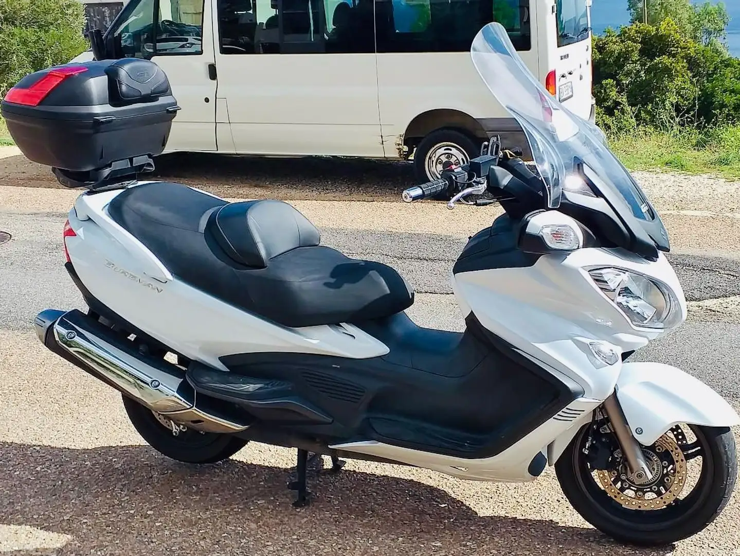 Suzuki Burgman 650 Executive Bianco - 2