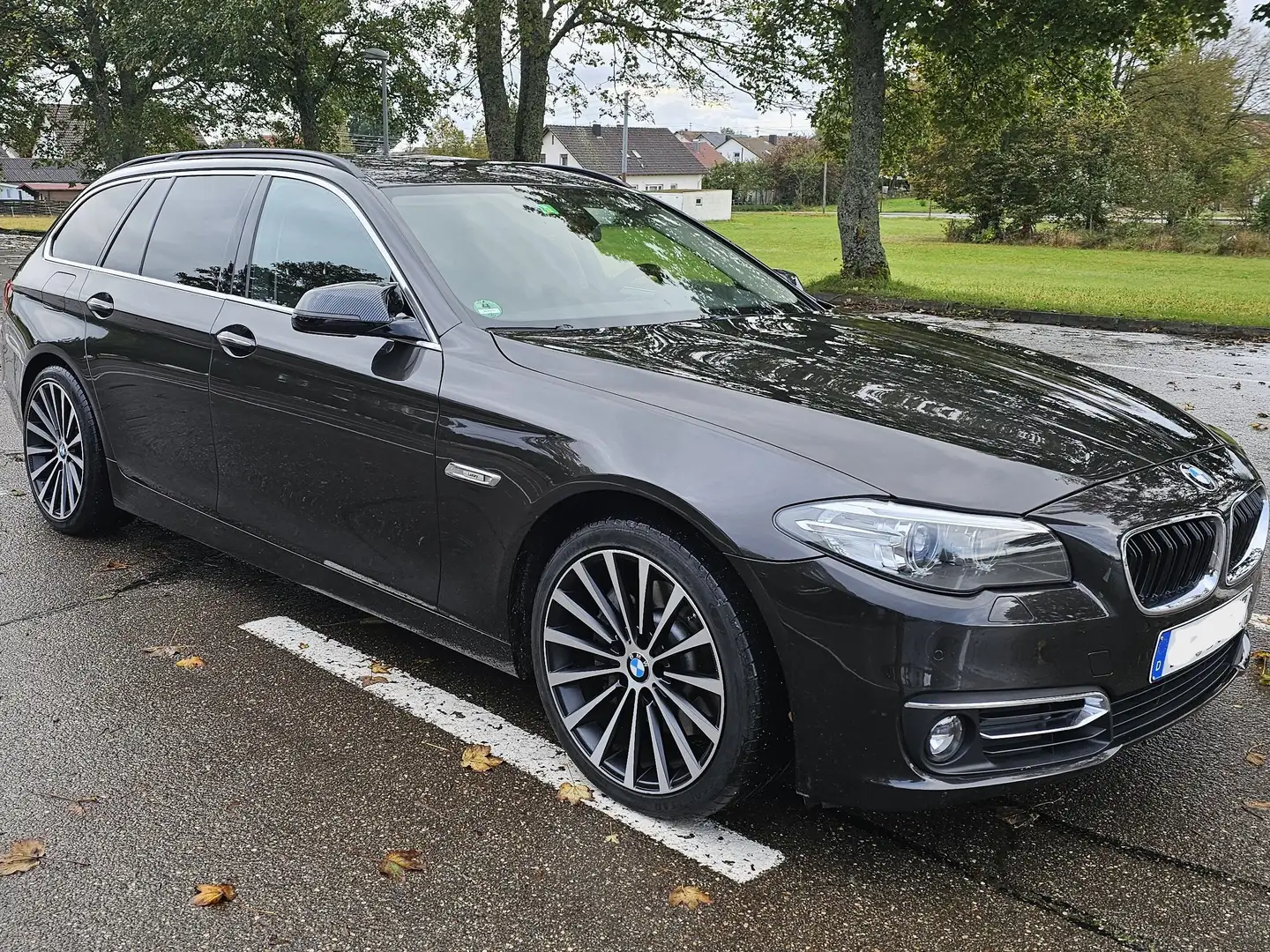 BMW 530 5er Touring Diesel 530d xDrive Touring Aut. Luxury Marrón - 2