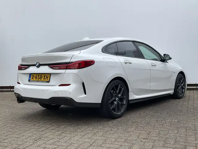 BMW 2 Series view 9