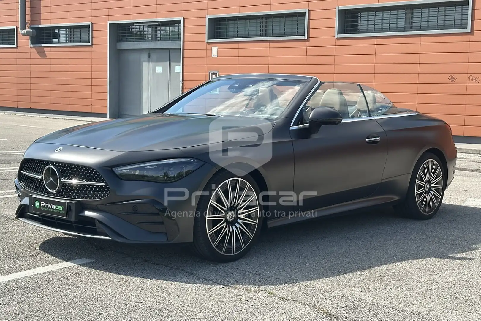 Mercedes-Benz CLE 220 CLE 220 d Cabrio AMG Line Premium Plus Srebrny - 1