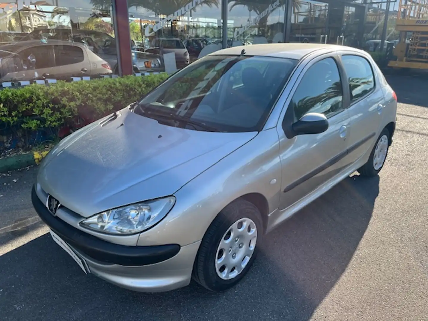Peugeot 206 1.4HDI X-Line Gris - 1
