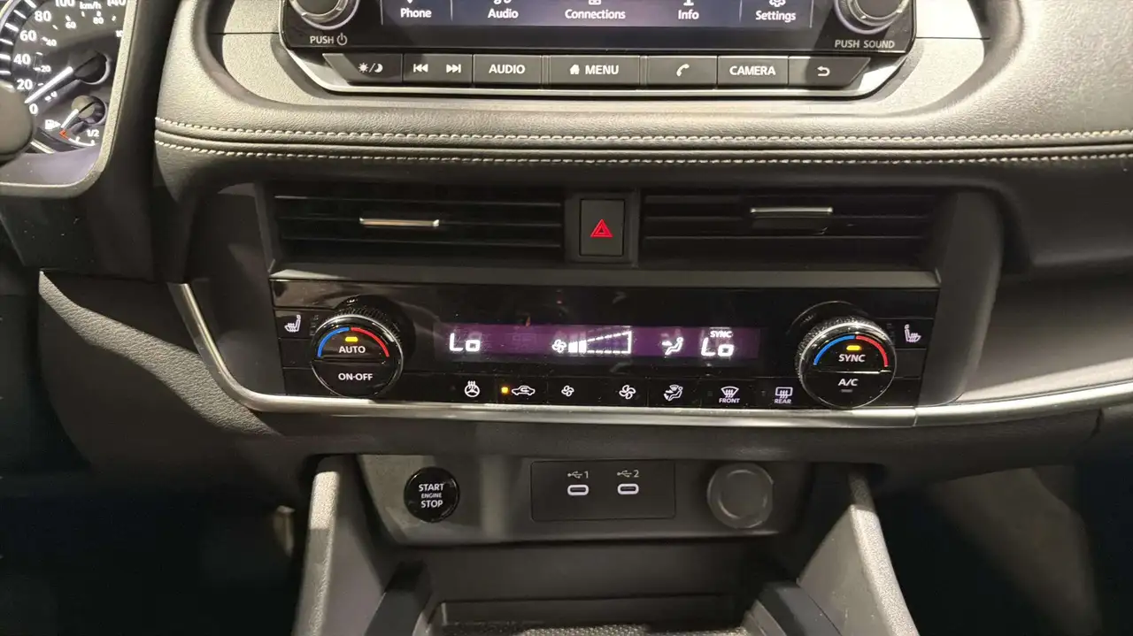 Nissan Rogue снимка Nissan Rogue