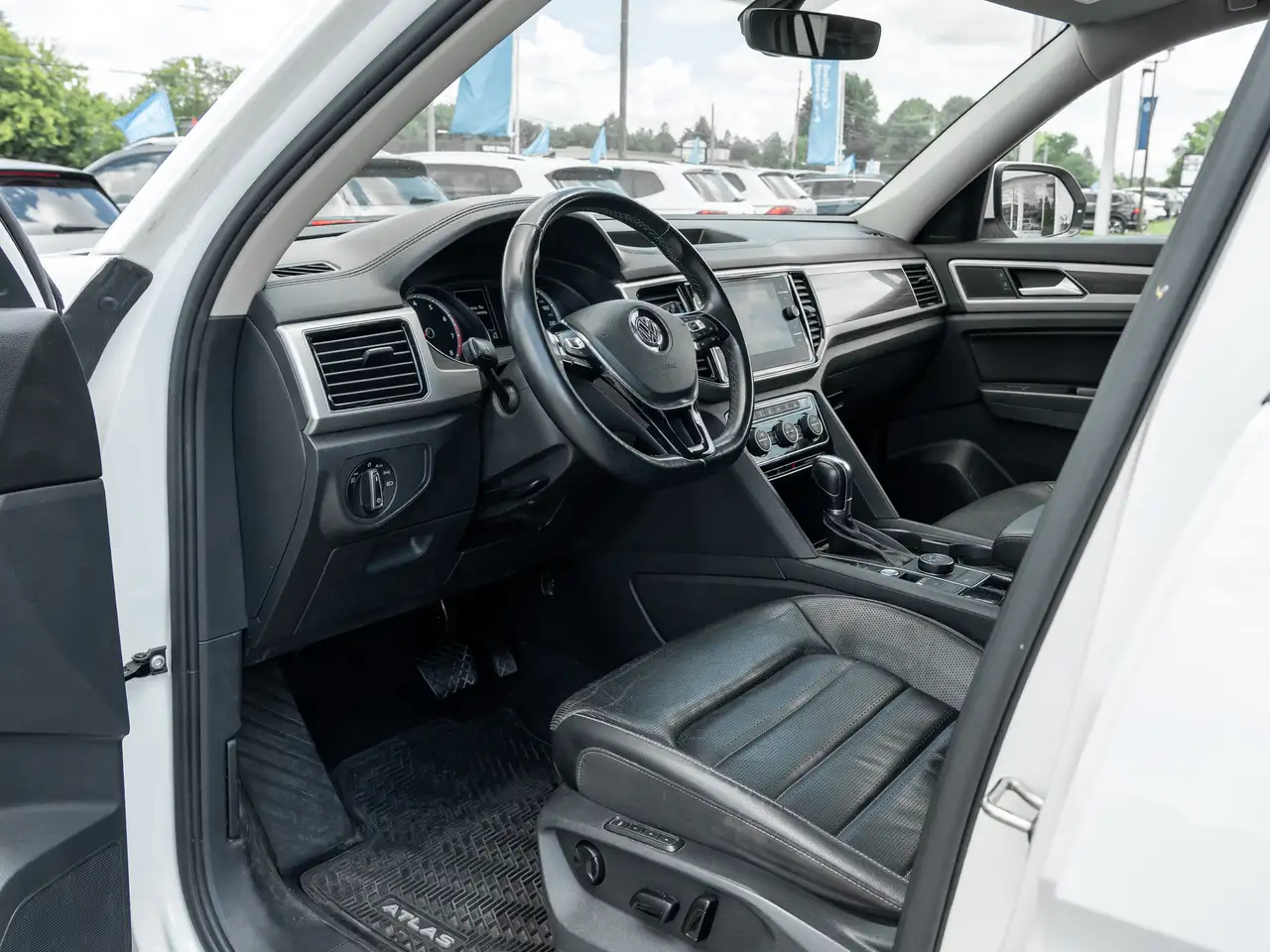 Volkswagen Atlas снимка Volkswagen Atlas
