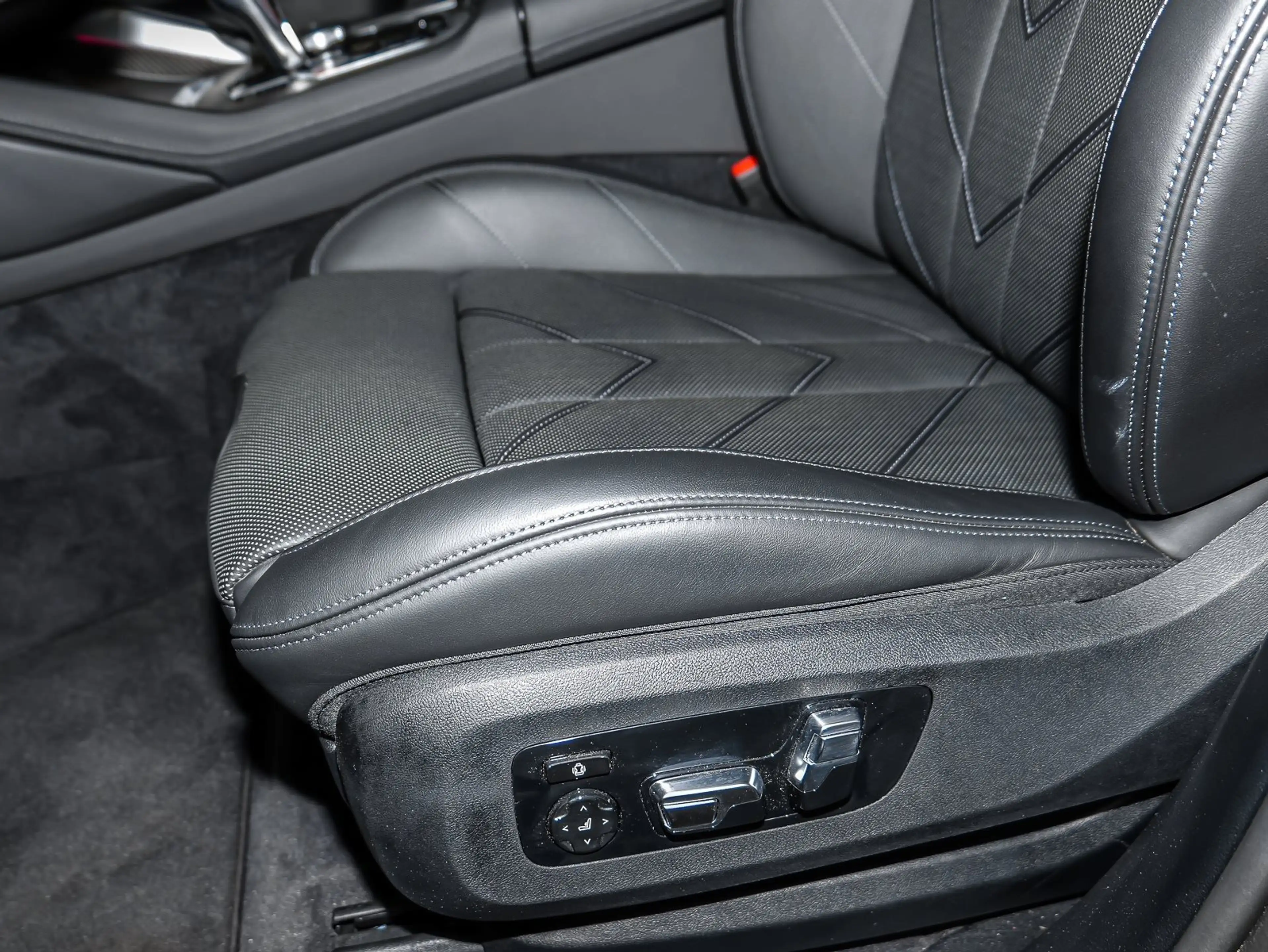 BMW XM M Sport ACC 360°KAM RFK NAVI LED Laser DAB — photo 23