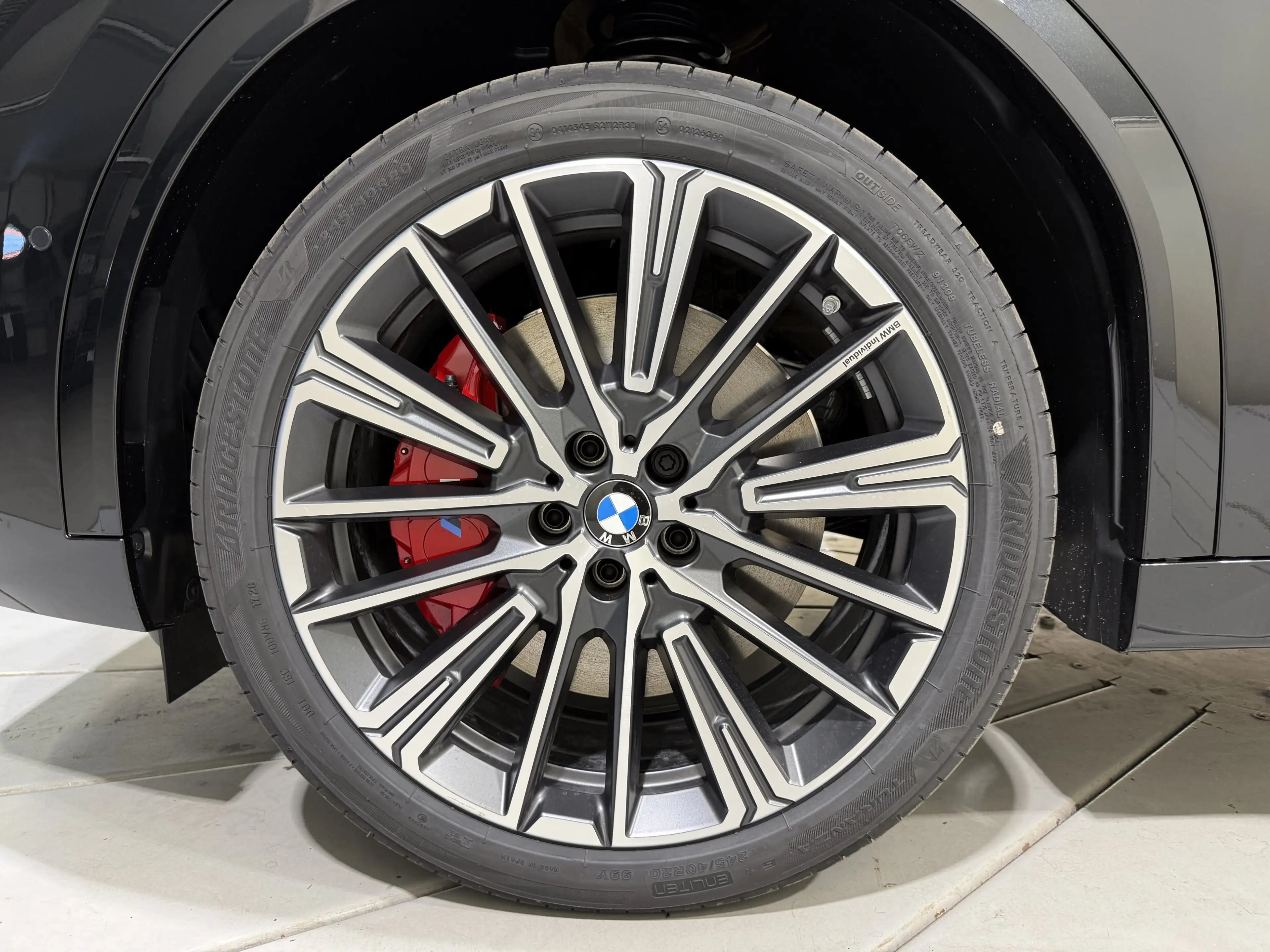 BMW iX2 xDrive30 M Sport Pro DA+ PA+ AHK HUD HK Pano — photo 8