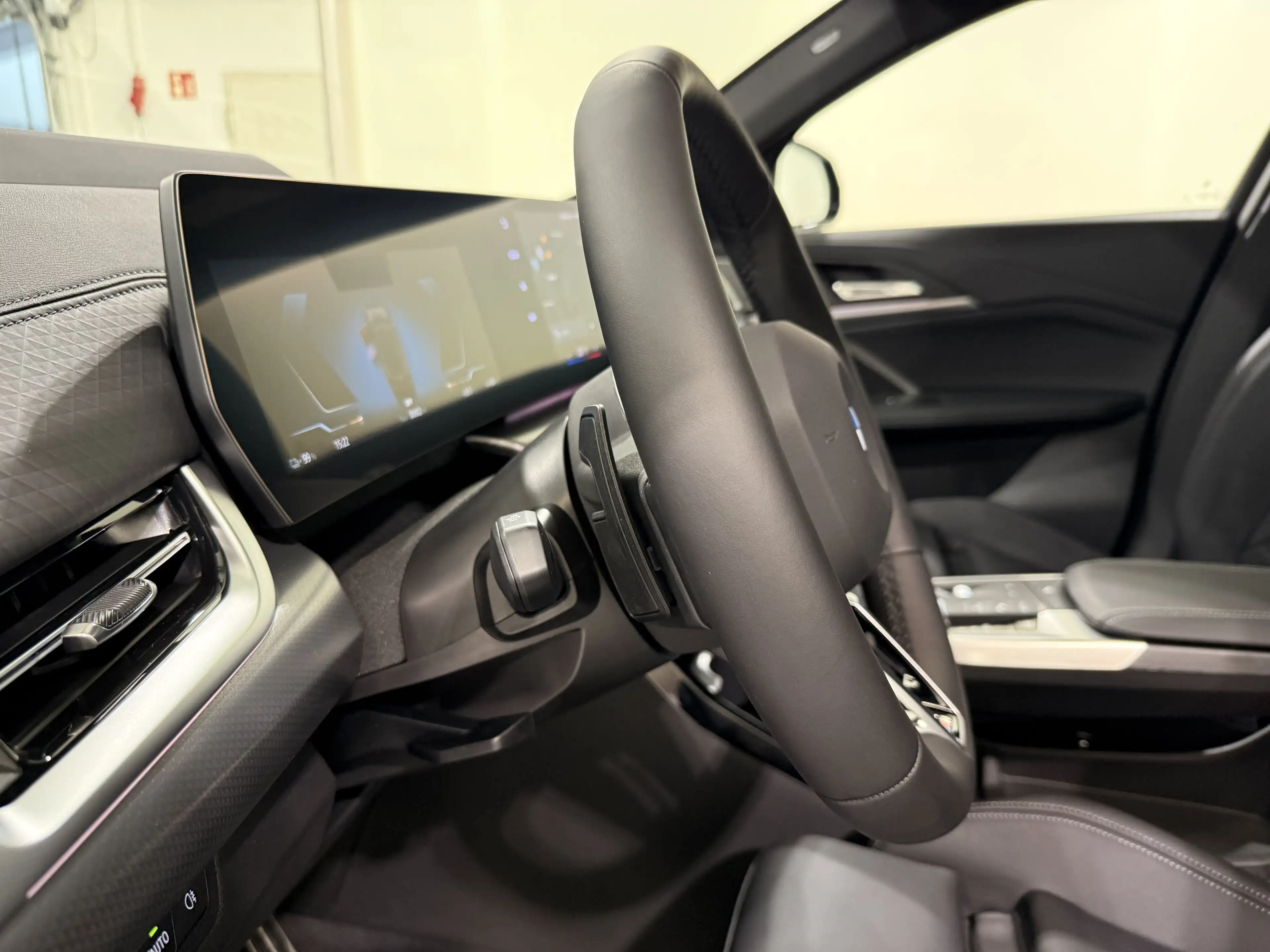 BMW iX2 xDrive30 M Sport Pro DA+ PA+ AHK HUD HK Pano — photo 14