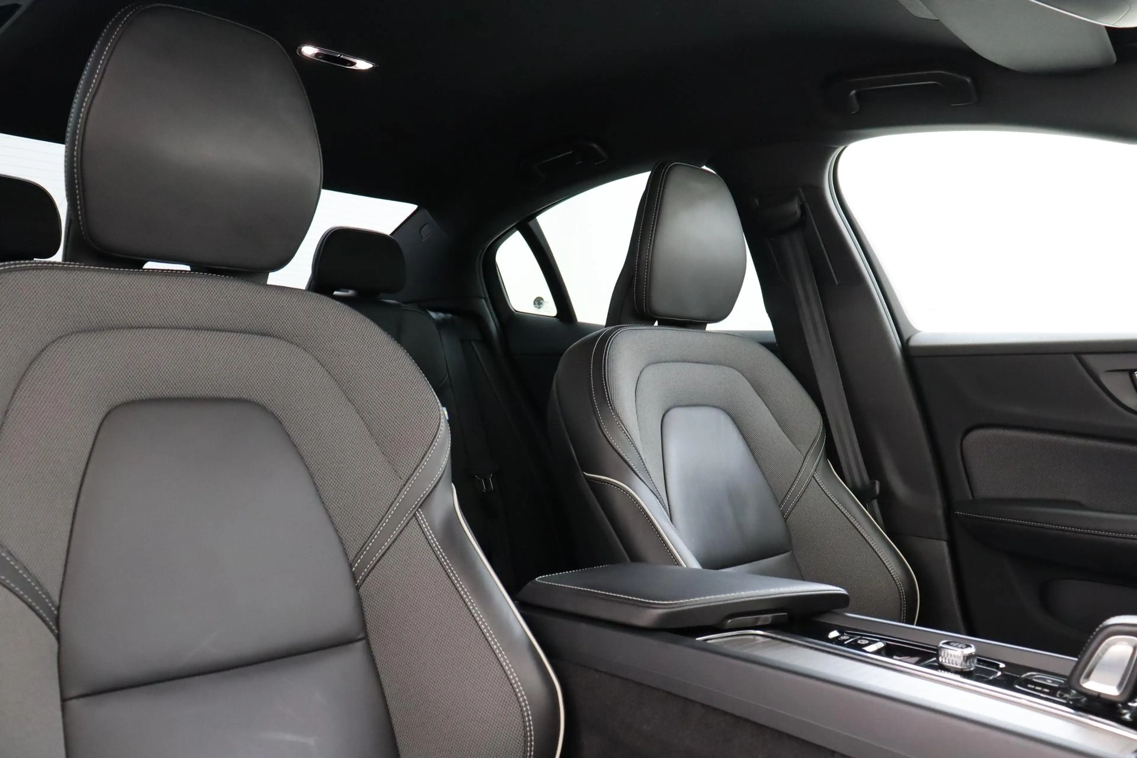 Volvo S60 B3 (M-HYBRID) R-DESIGN -HARMAN/KARDON|CAMERA|TREKH — photo 10