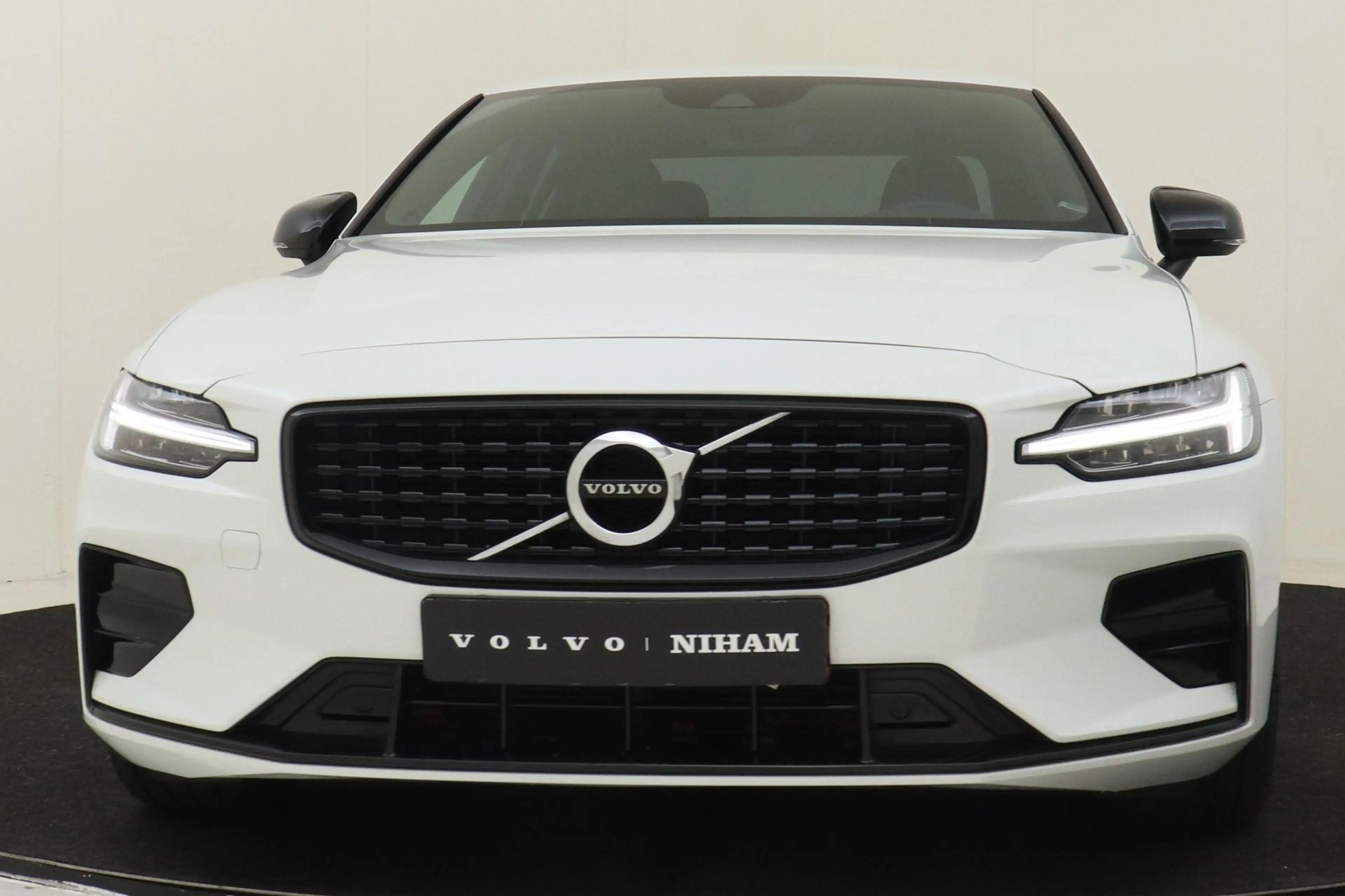 Volvo S60 B3 (M-HYBRID) R-DESIGN -HARMAN/KARDON|CAMERA|TREKH — photo 9