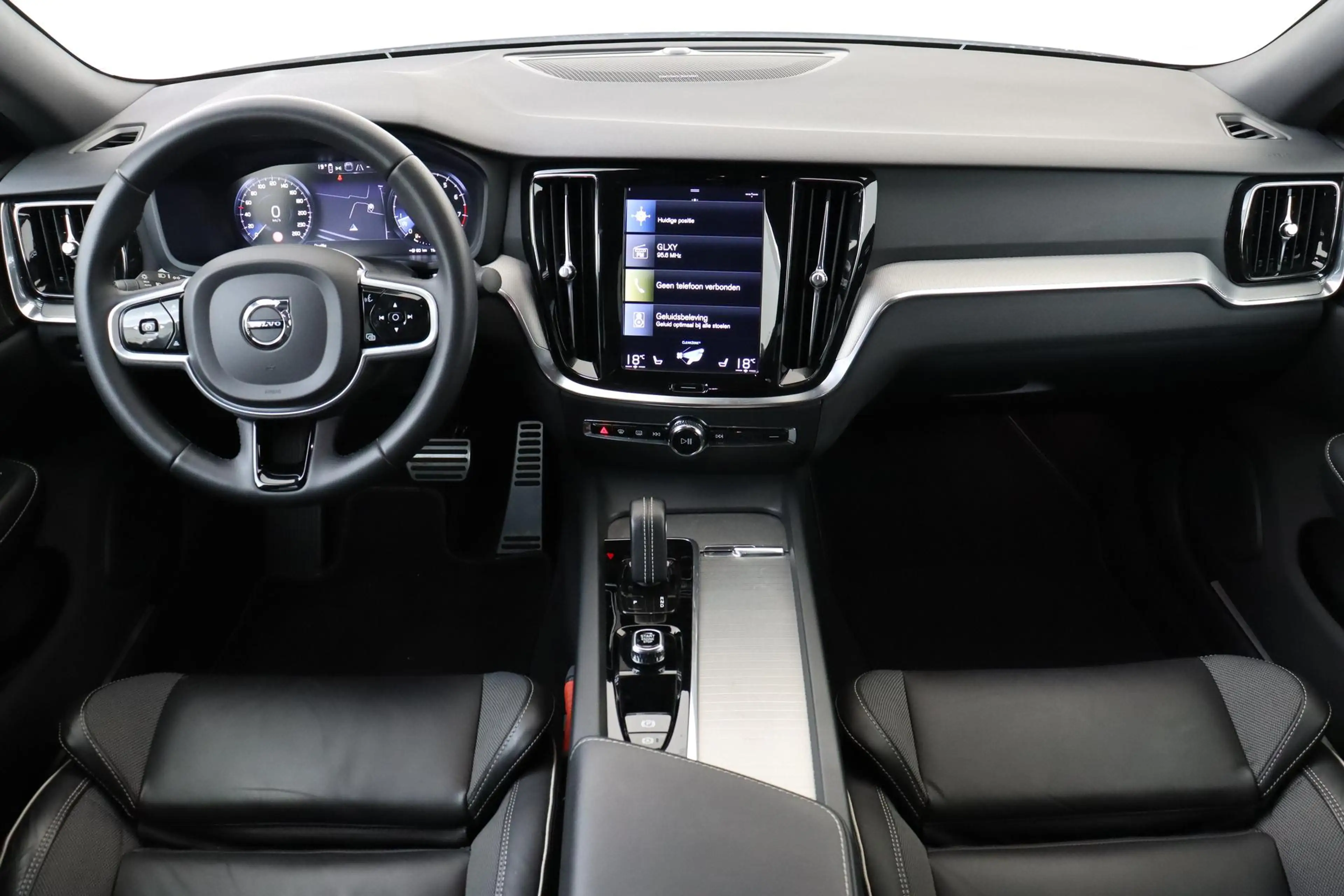 Volvo S60 B3 (M-HYBRID) R-DESIGN -HARMAN/KARDON|CAMERA|TREKH — photo 4