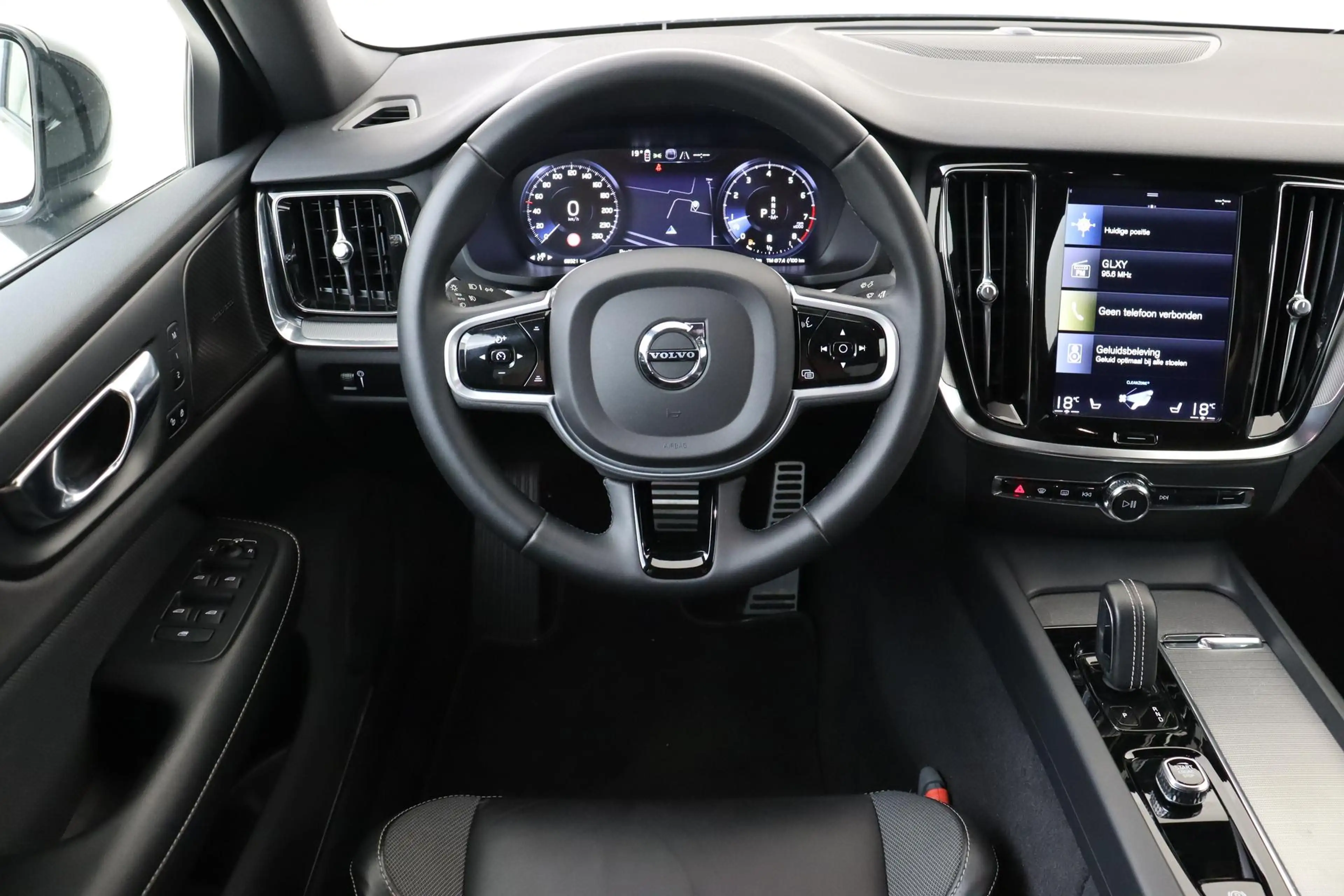 Volvo S60 B3 (M-HYBRID) R-DESIGN -HARMAN/KARDON|CAMERA|TREKH — photo 2
