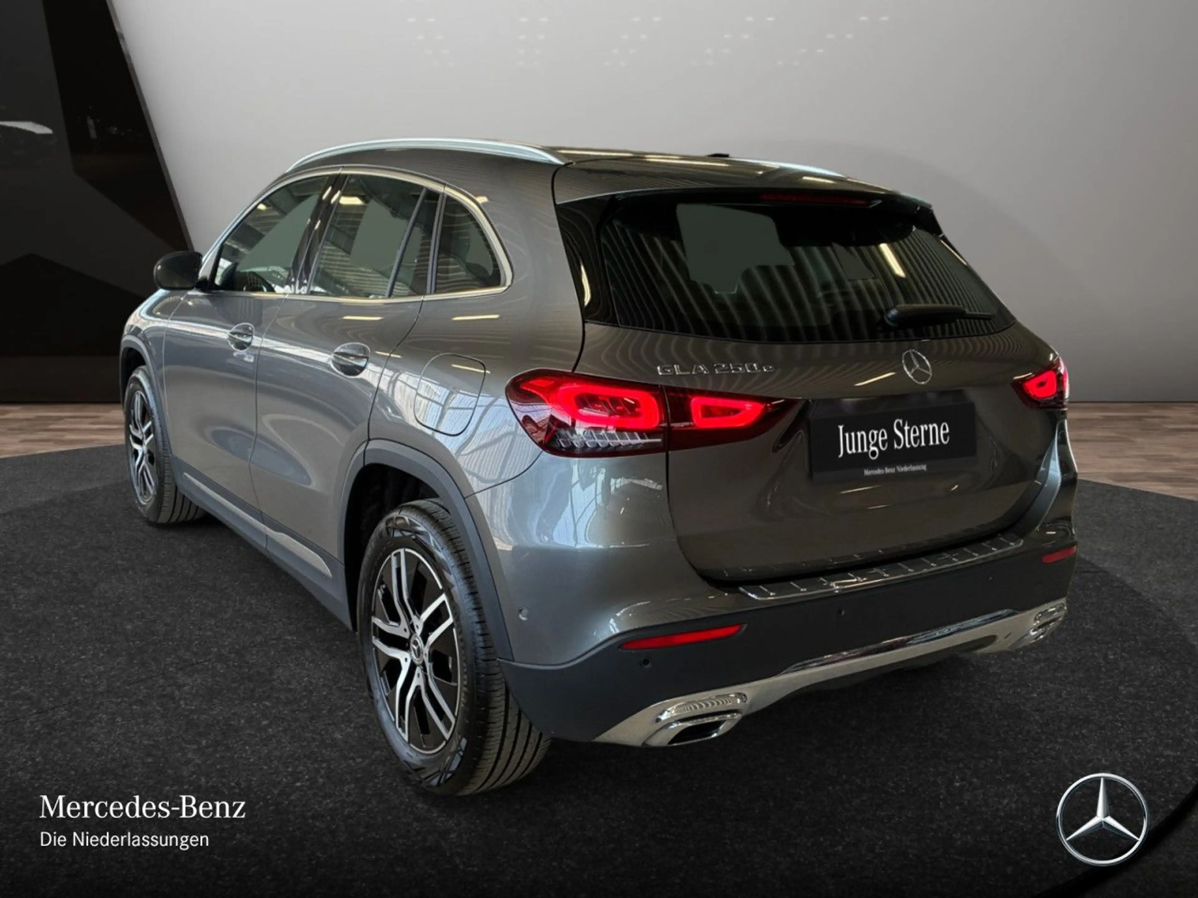 Mercedes-Benz GLA 250 e PROGRESSIVE+MULTIBEAM+KAMERA+8G — photo 10