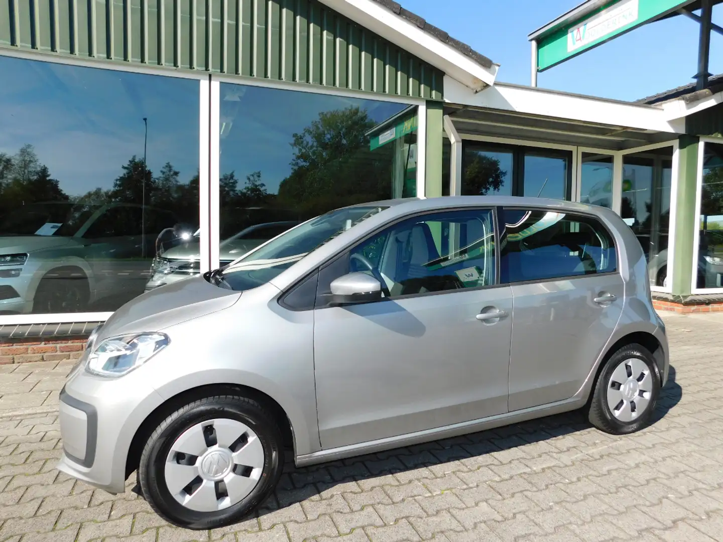 Volkswagen up! 1.0 MPI 60PK MOVE UP! All-in Prijs! 1 jaar garanti Gris - 1