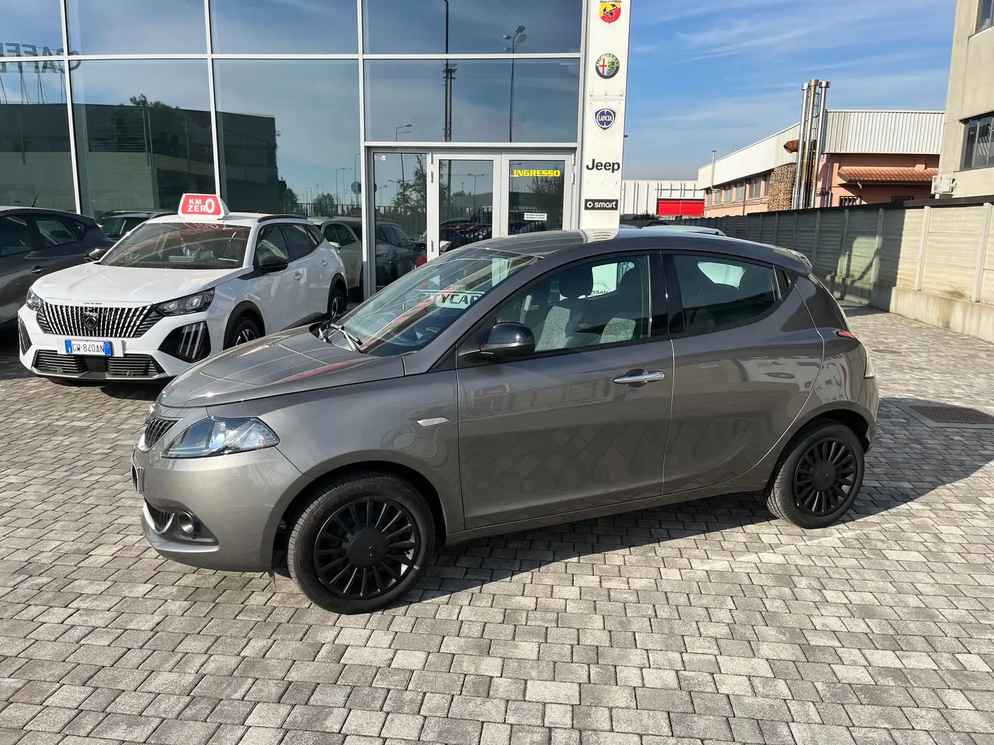 Lancia Ypsilon 1.0 firefly hybrid  Ok Neopatentati !! Iva deduc. Gris - 1
