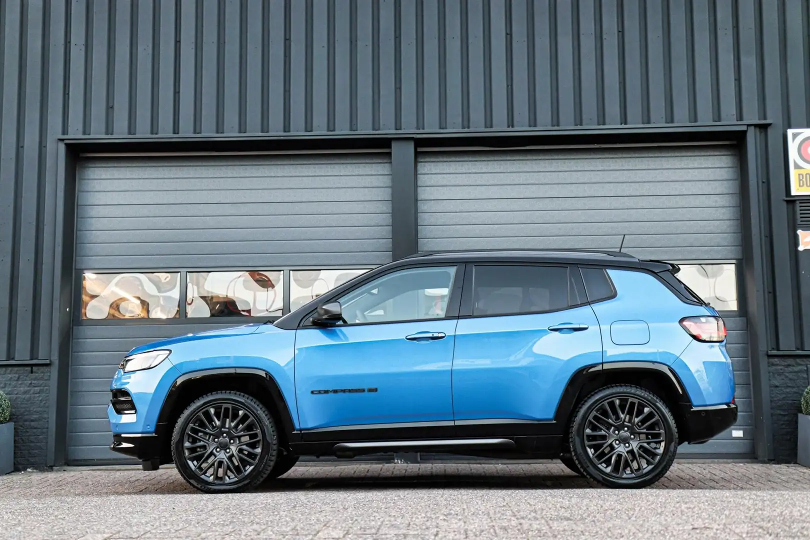 Jeep Compass 4xe Plug-in Hybrid Electric Night Eagle /KEYLESS/C Blauw - 2