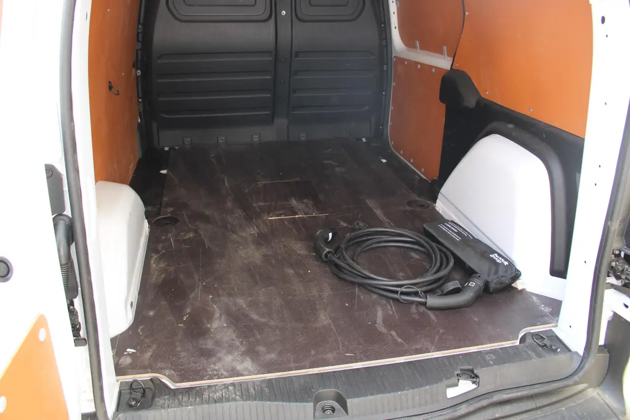 Renault Kangoo E-TECH 2026 — фото 11