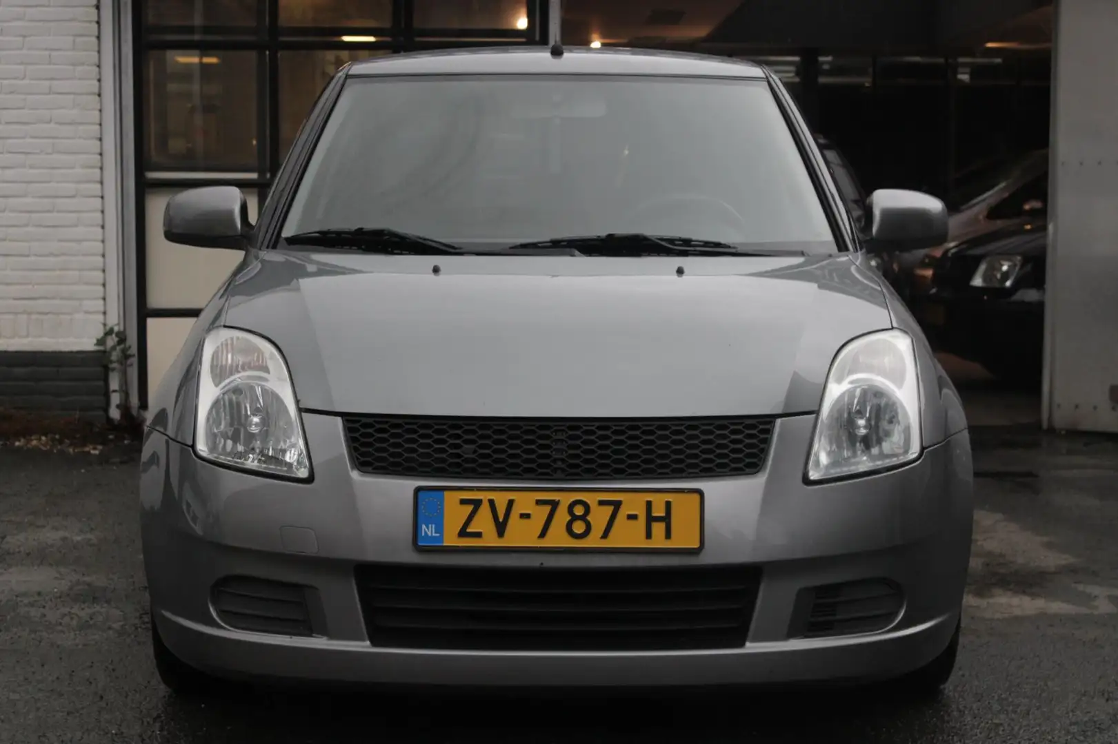 Suzuki Swift 1.3 GA / Airco / Navi / 5deurs / Elektrische ramen Gris - 2